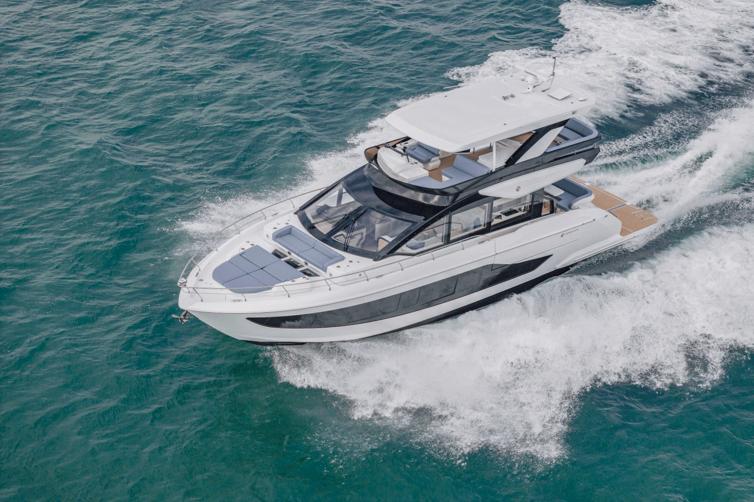2027 Cruisers Yachts 57 FLY