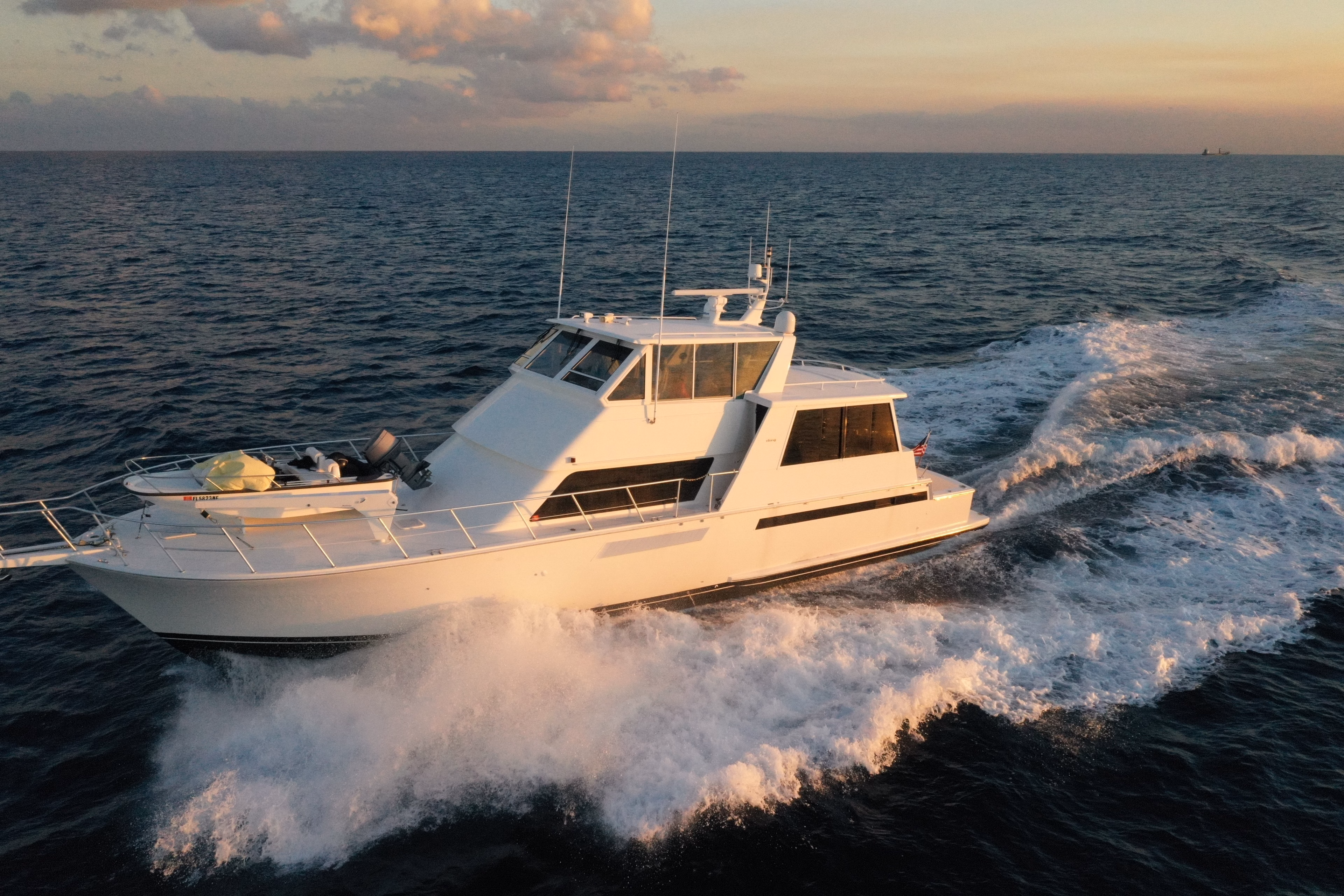 1999 Viking Yacht Marlintini 