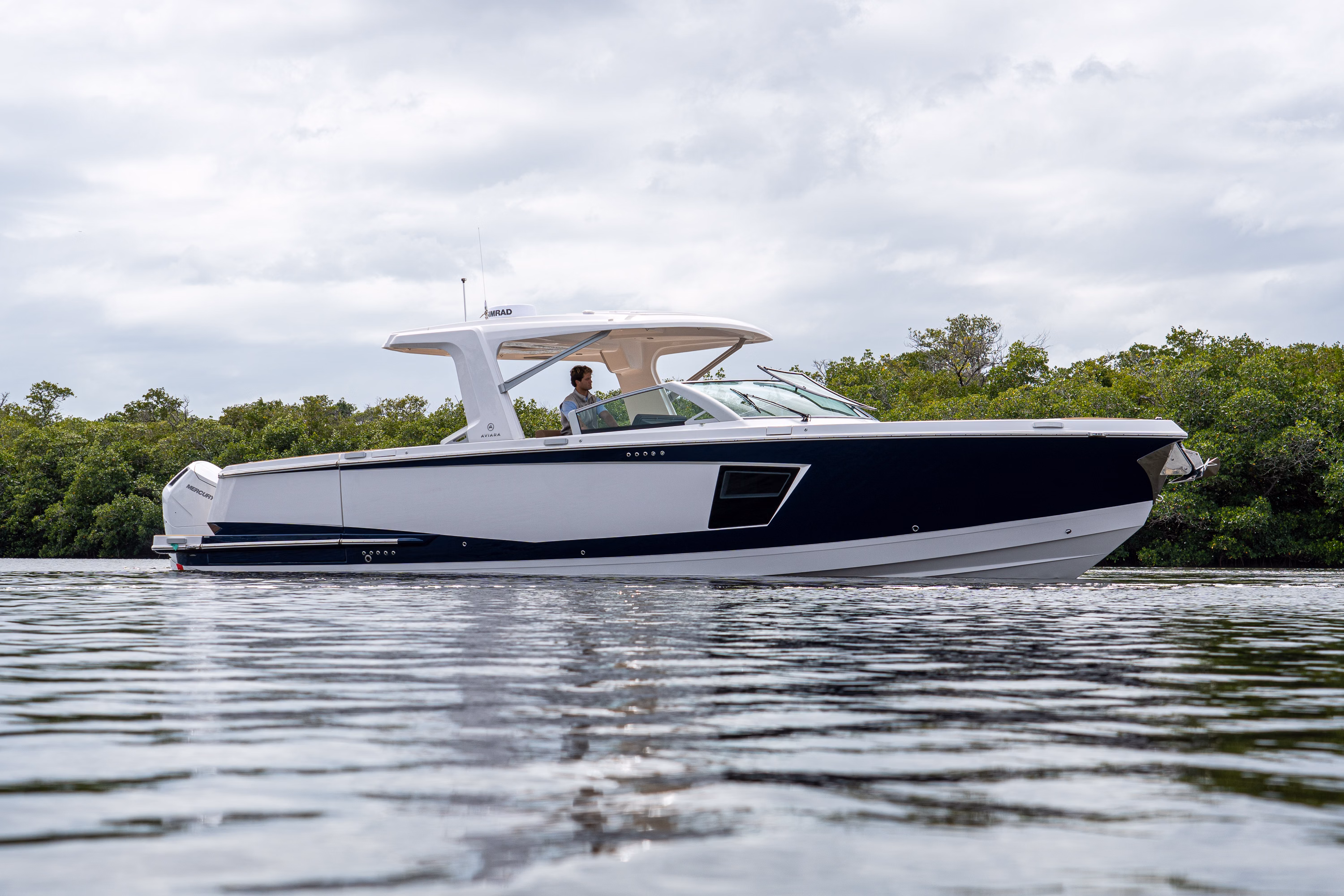 2025 Aviara AV 40 OB