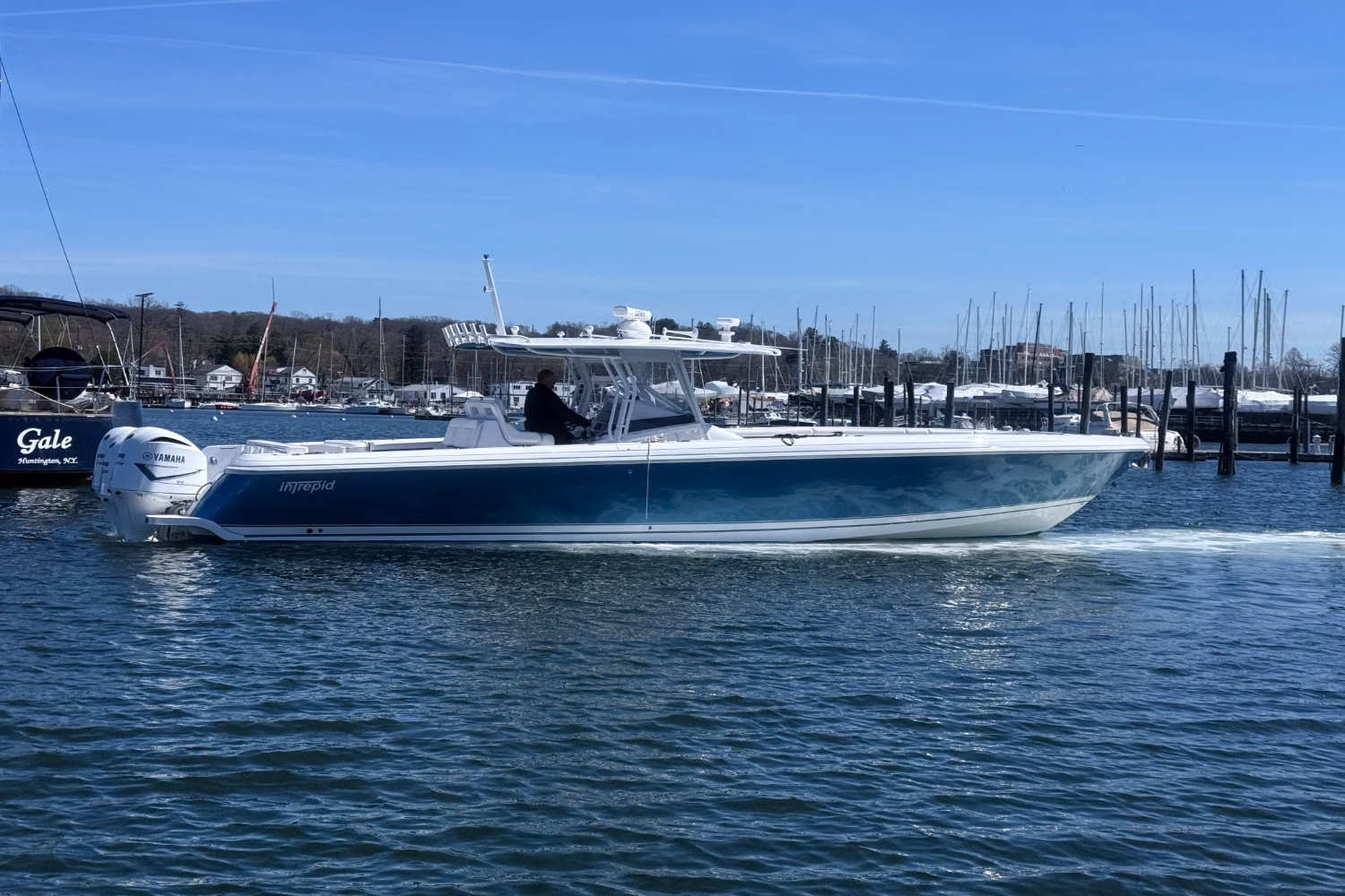 2017 Intrepid Powerboats 400 Cuddy 