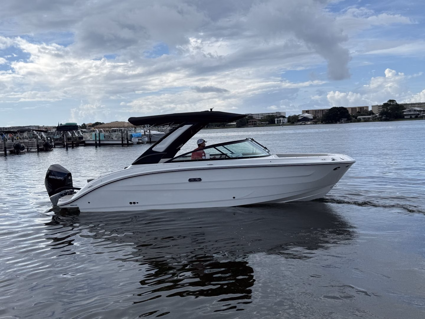 2026 Sea Ray SDX 250 Outboard