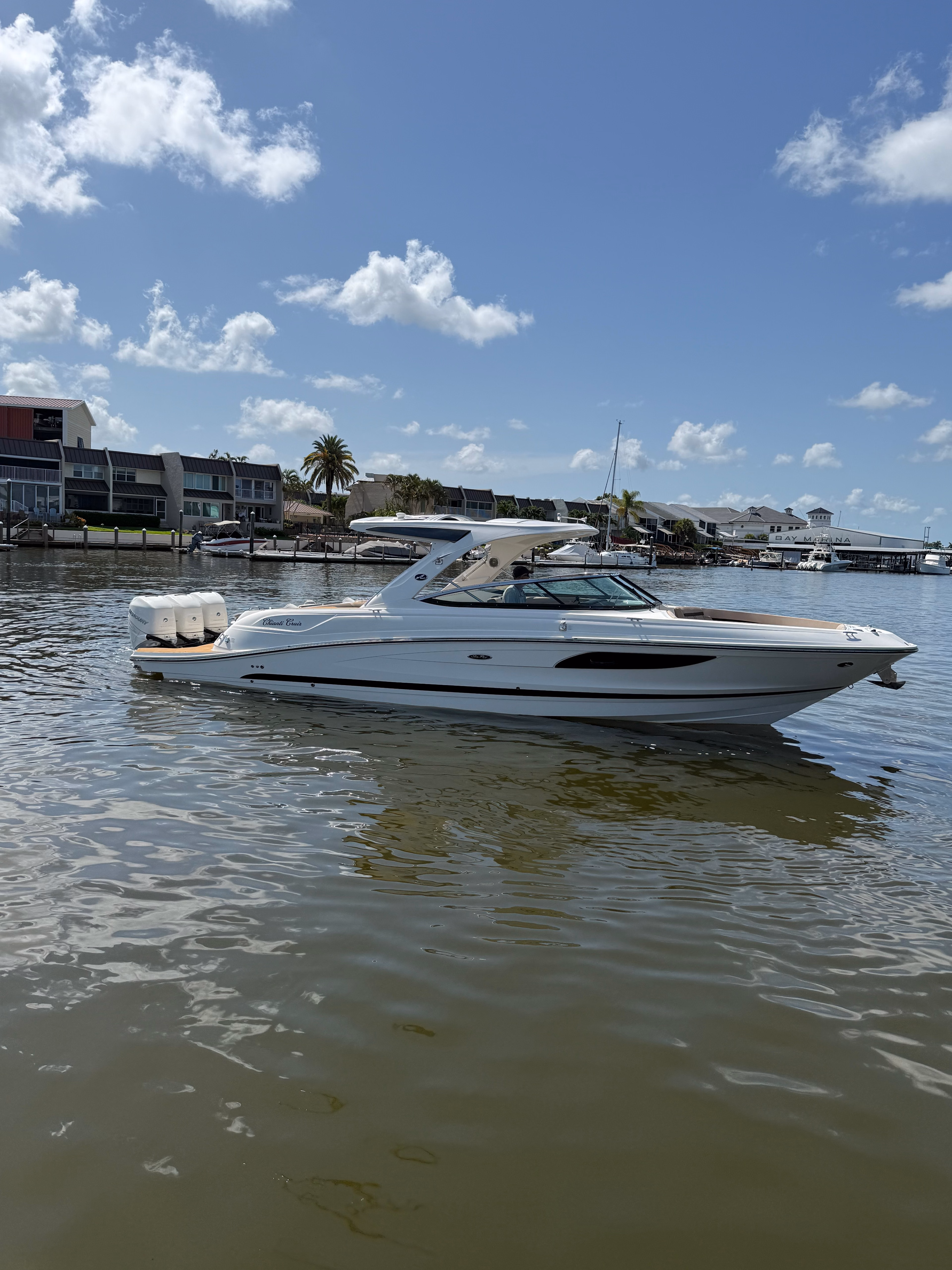 2018 Sea Ray SLX 350 Outboard