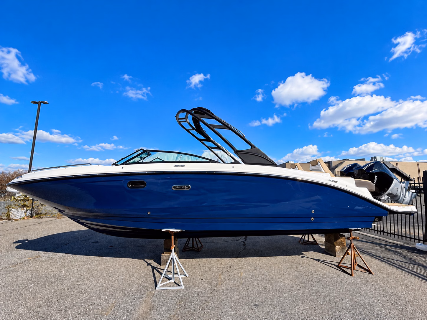 2026 Sea Ray SDX 290 Outboard