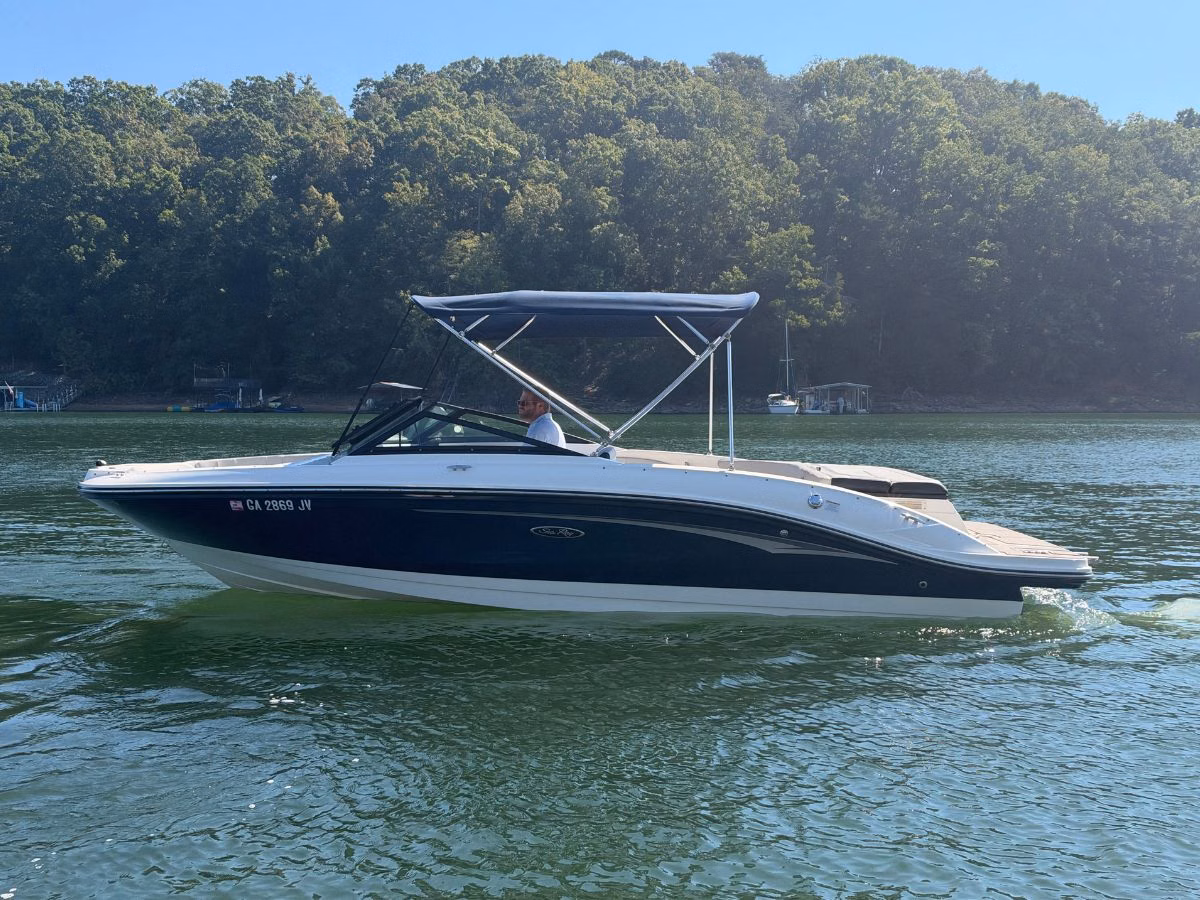 2022 Sea Ray SPX 210