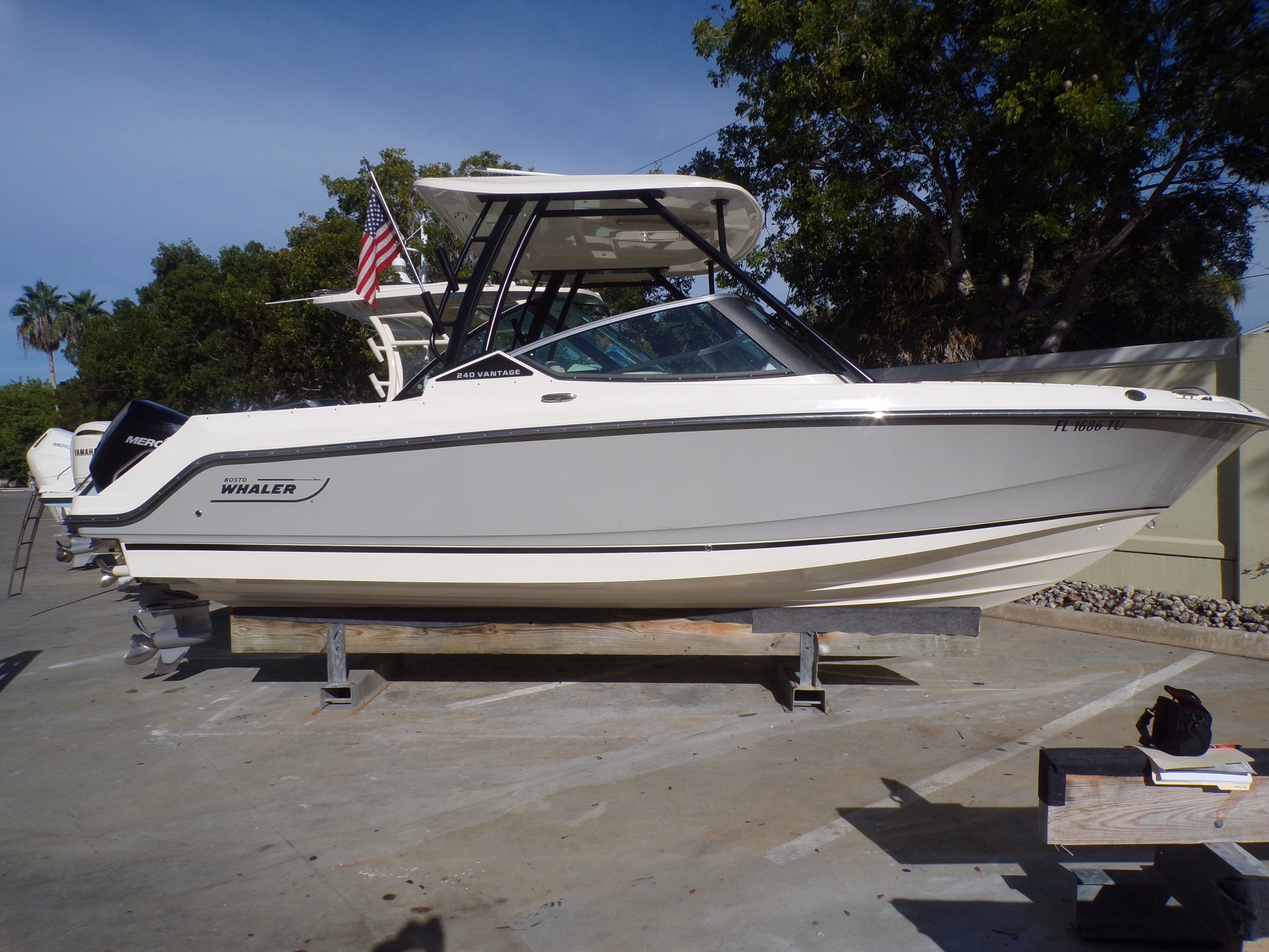 2024 Boston Whaler 240 Vantage 