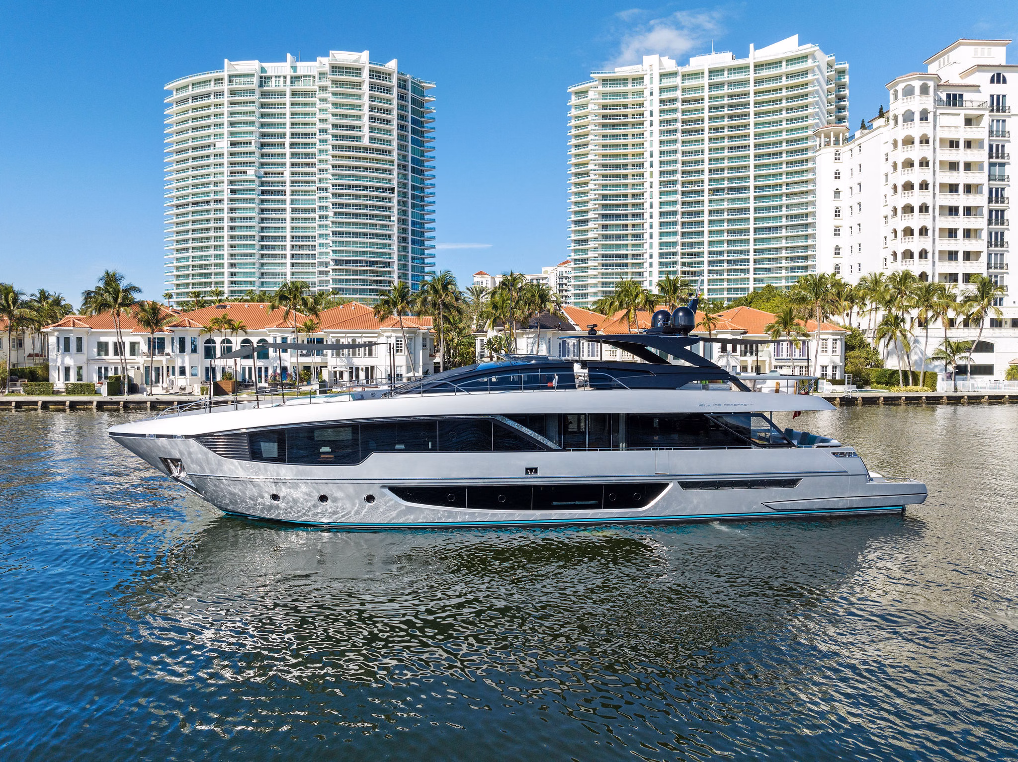 2023 Riva 102' Corsaro Super