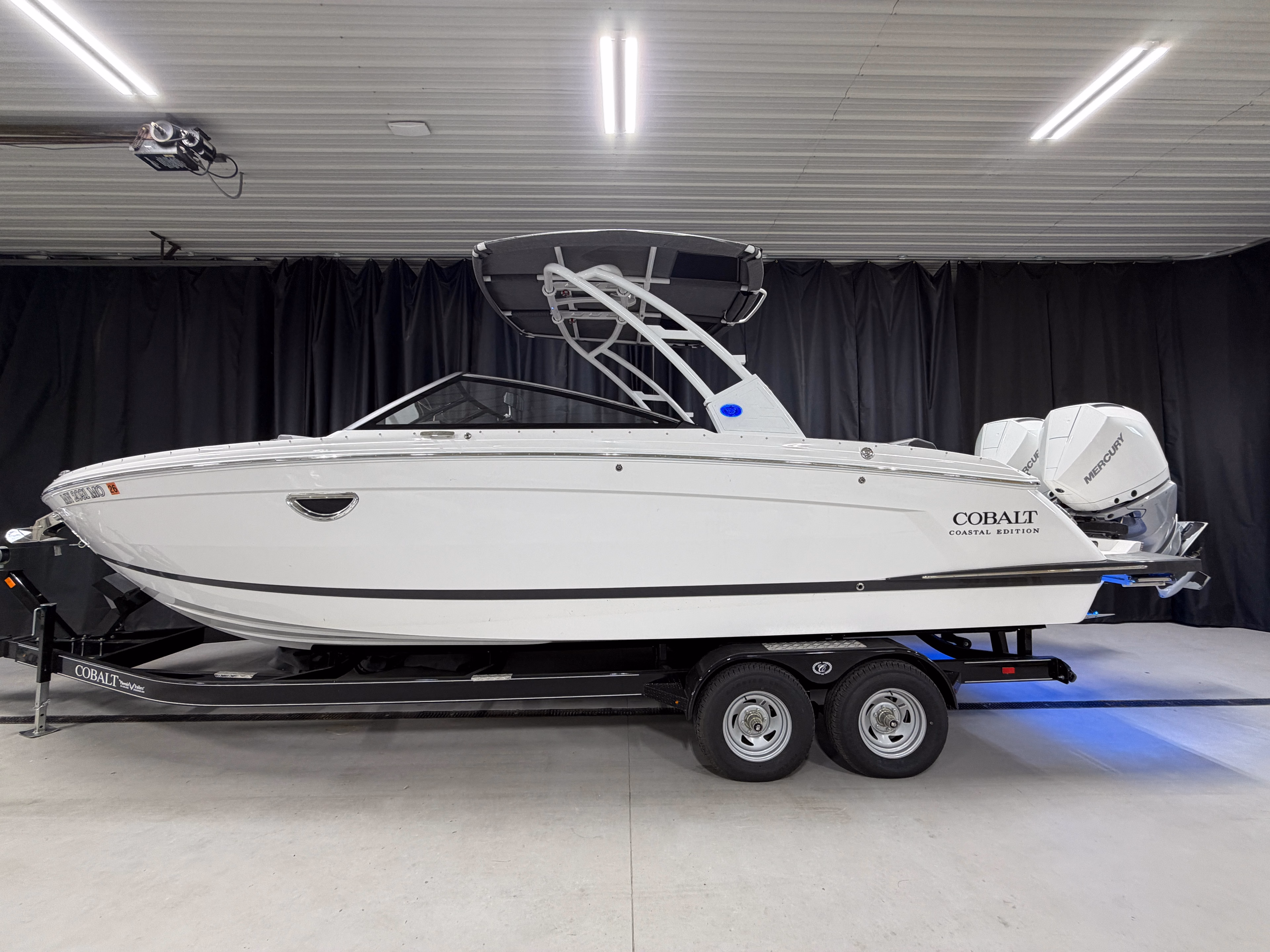 2024 Cobalt Boats R8 Outboard