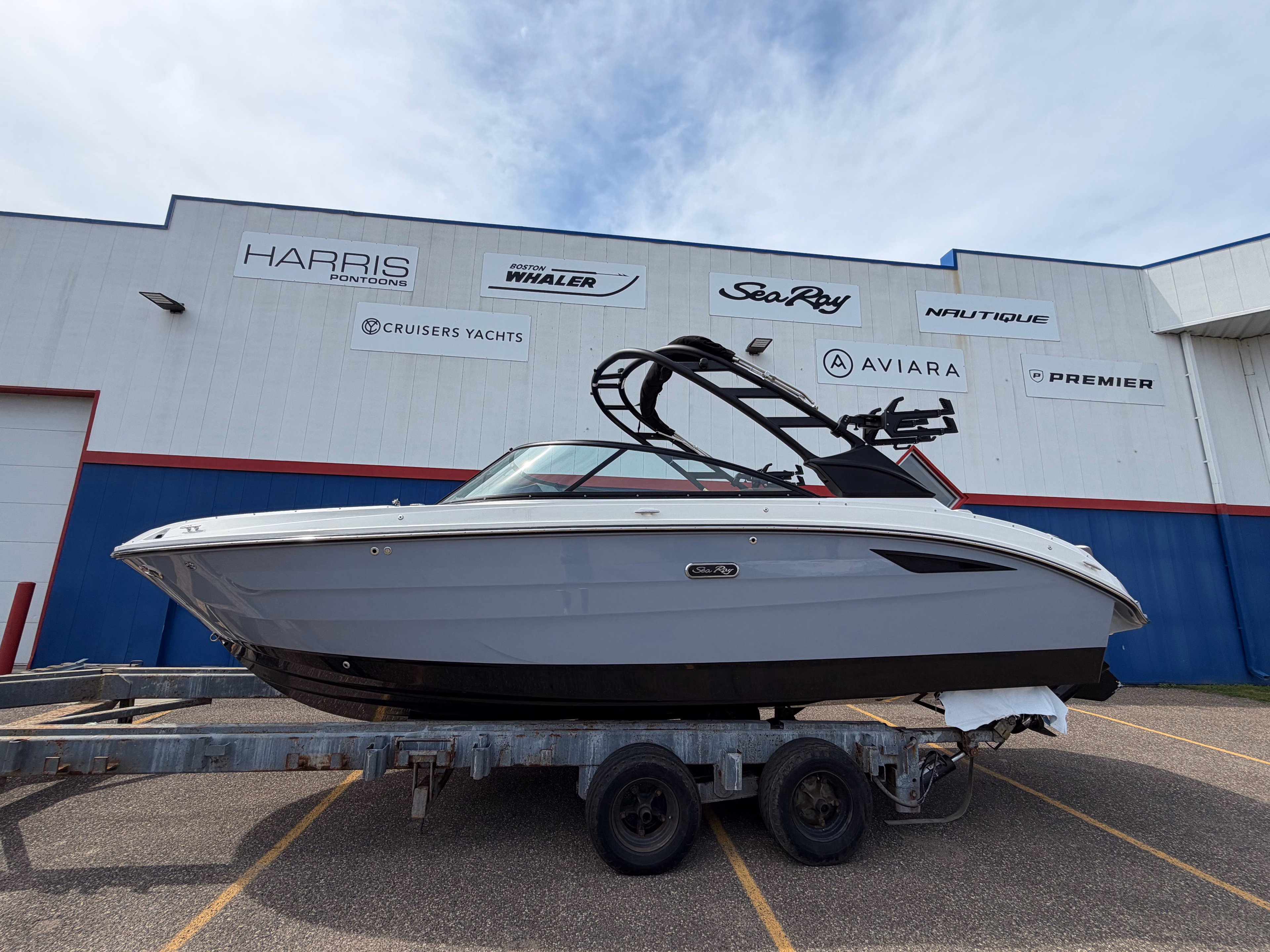 2026 Sea Ray SDX 250 Surf