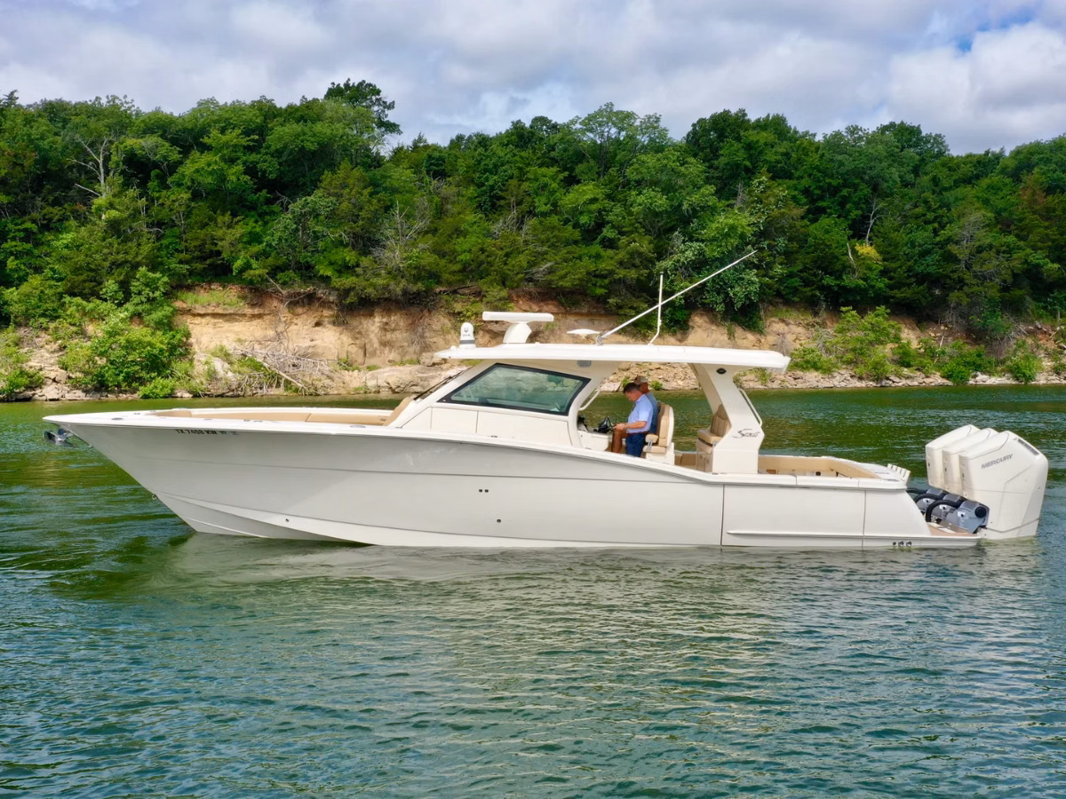 2023 Scout Boats 425 LXF