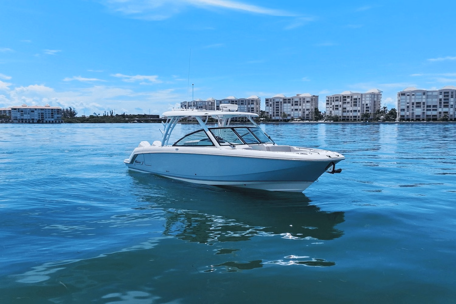 2020 Boston Whaler 320 Vantage