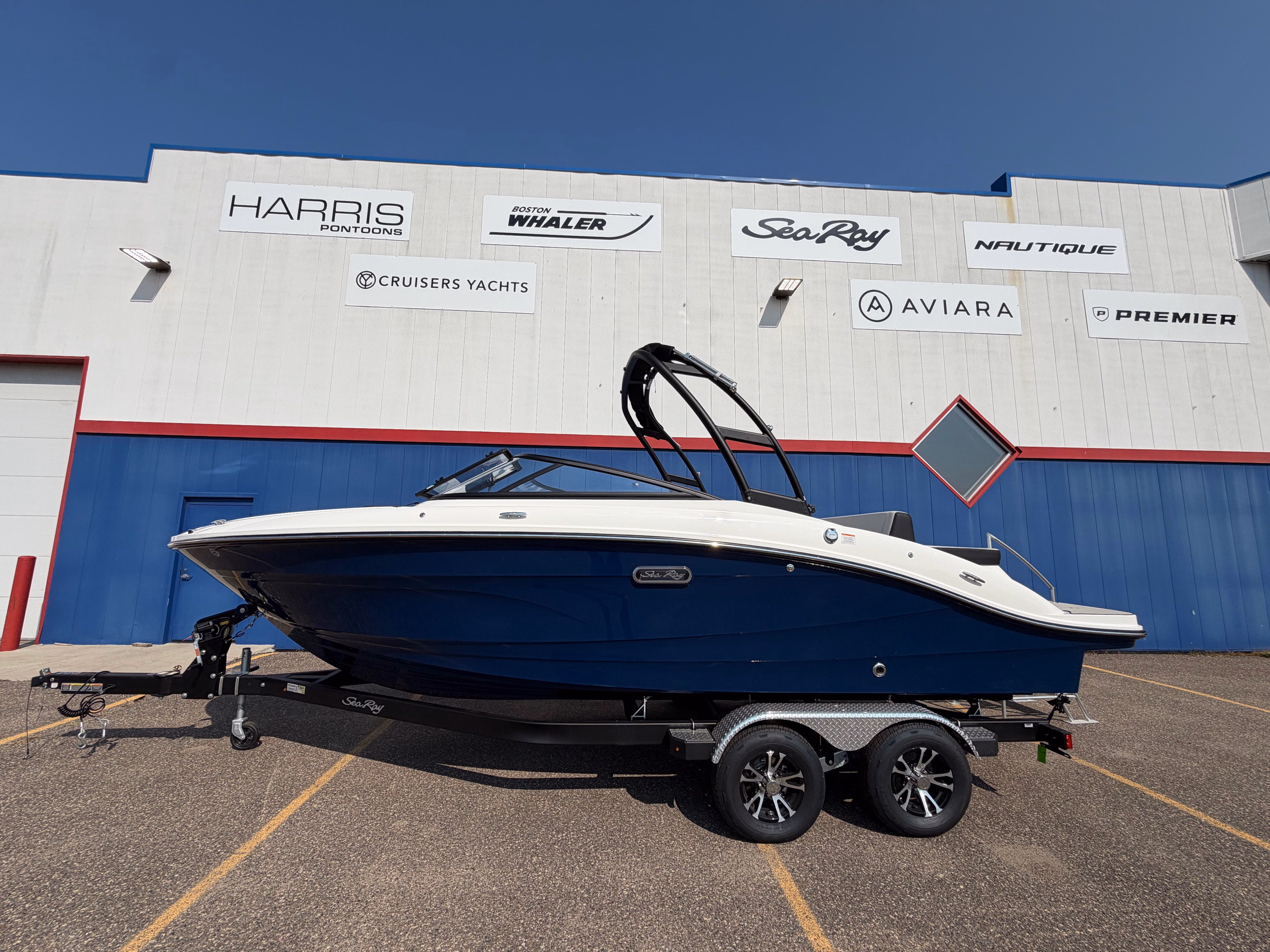 2027 Sea Ray SPX 210