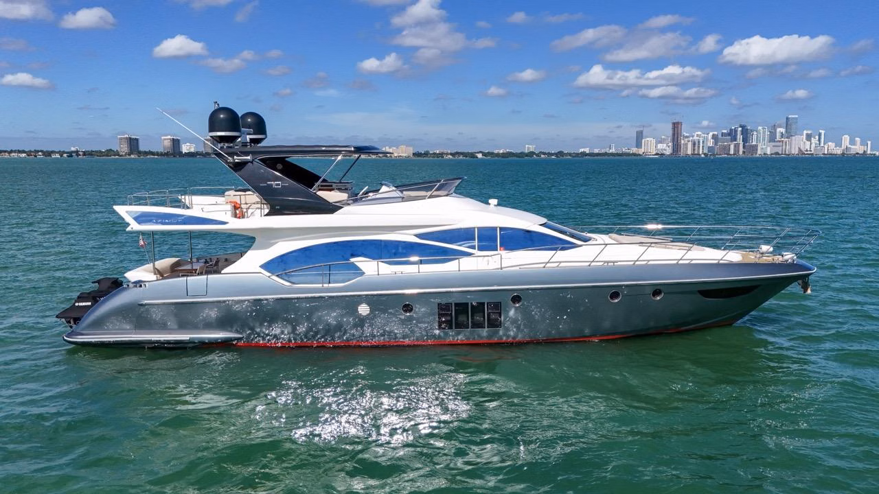2012 Azimut 70