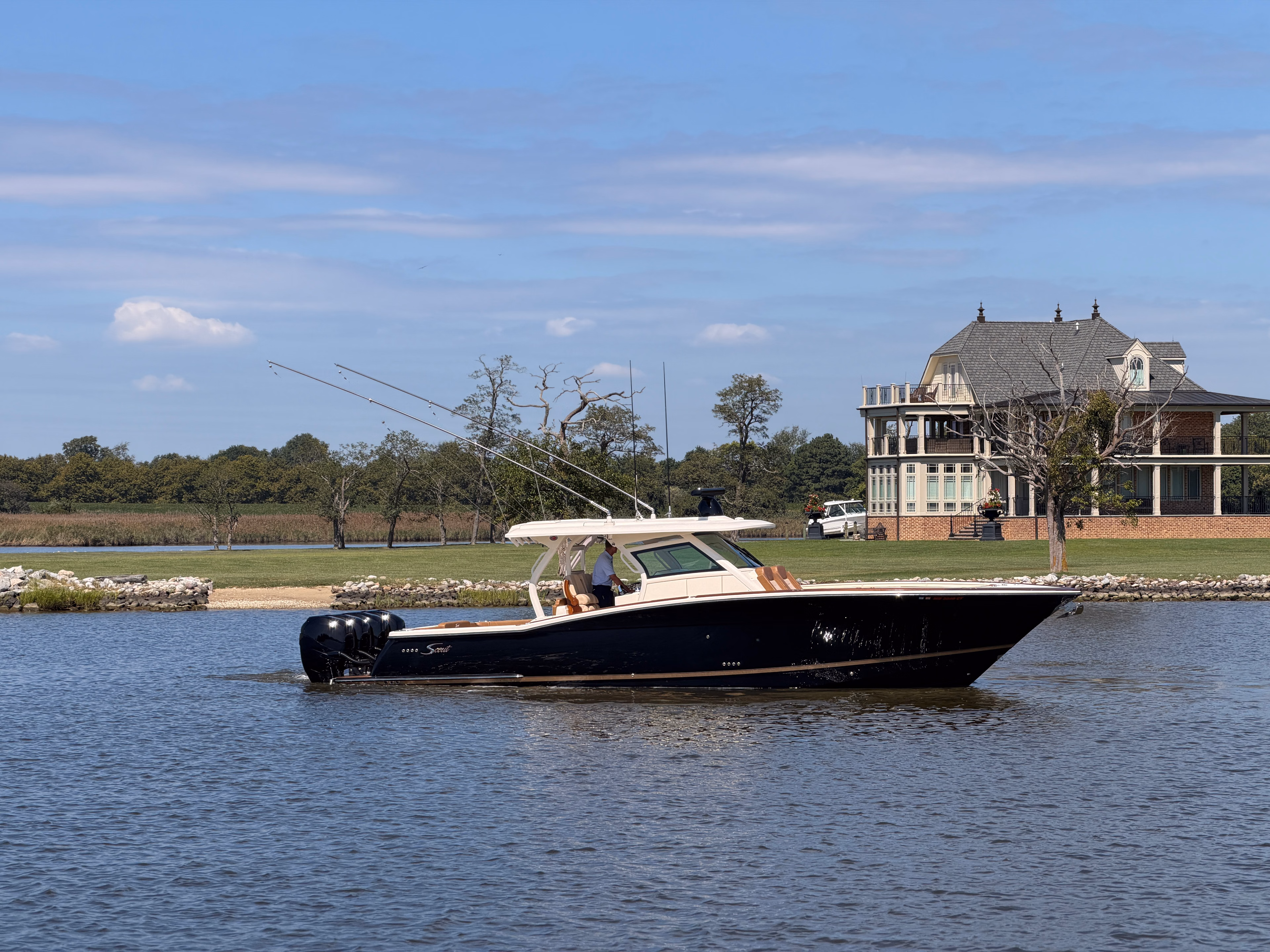 2019 Scout Boats 380 LXF 