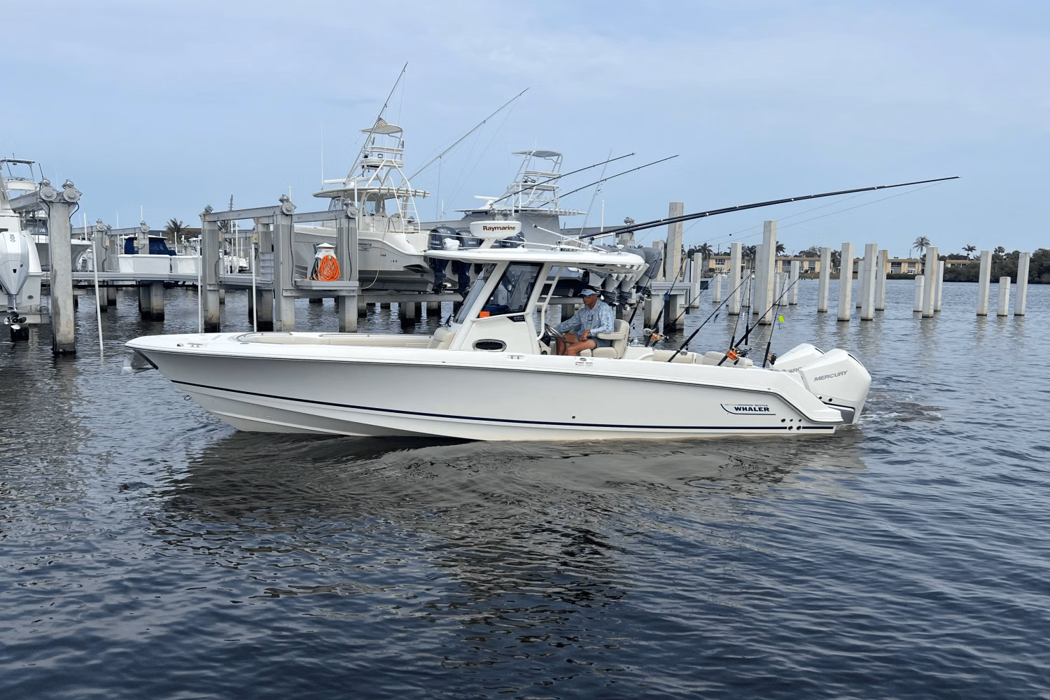 2019 Boston Whaler 280 Outrage