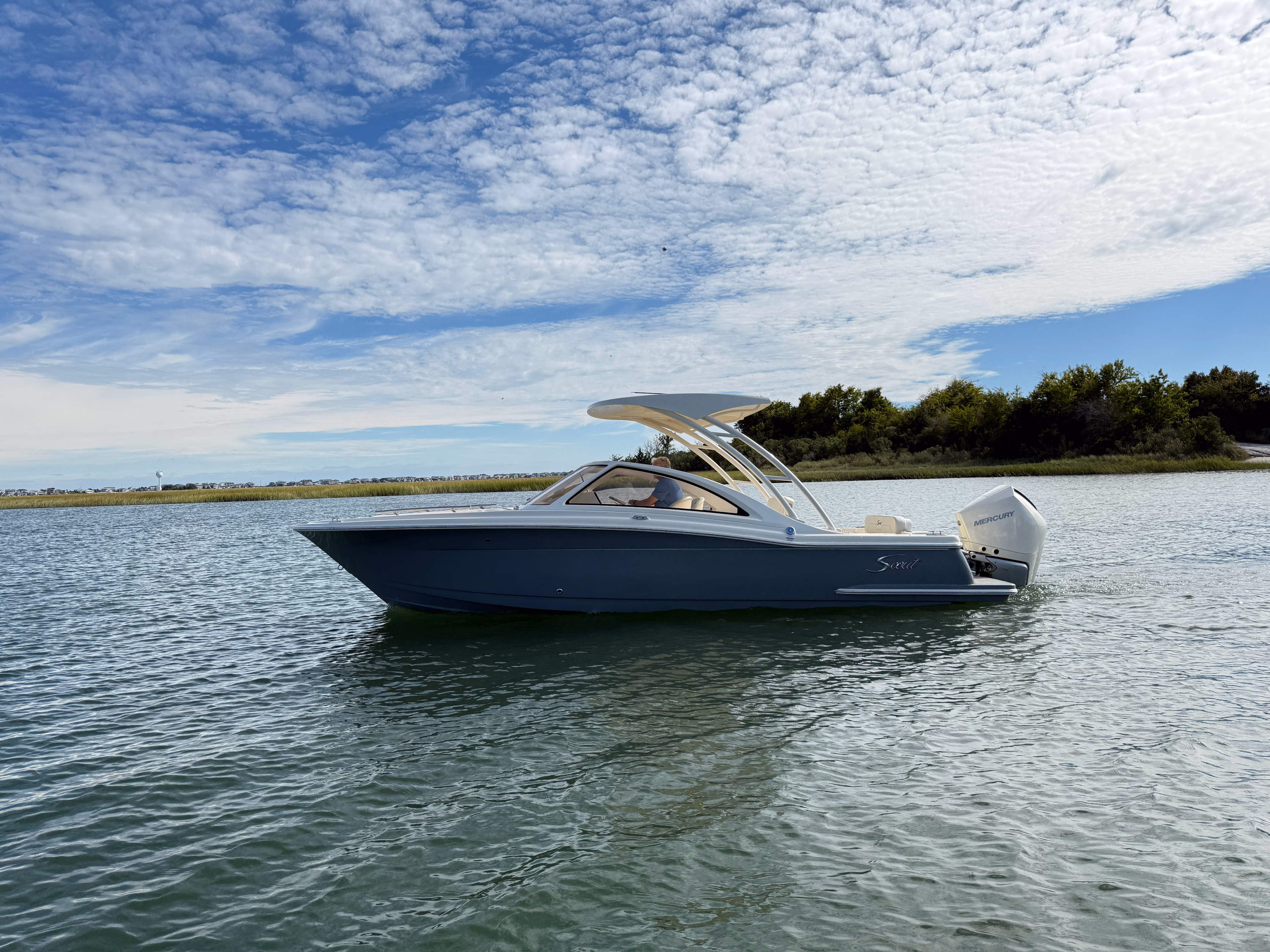 2027 Scout Boats 240 Dorado