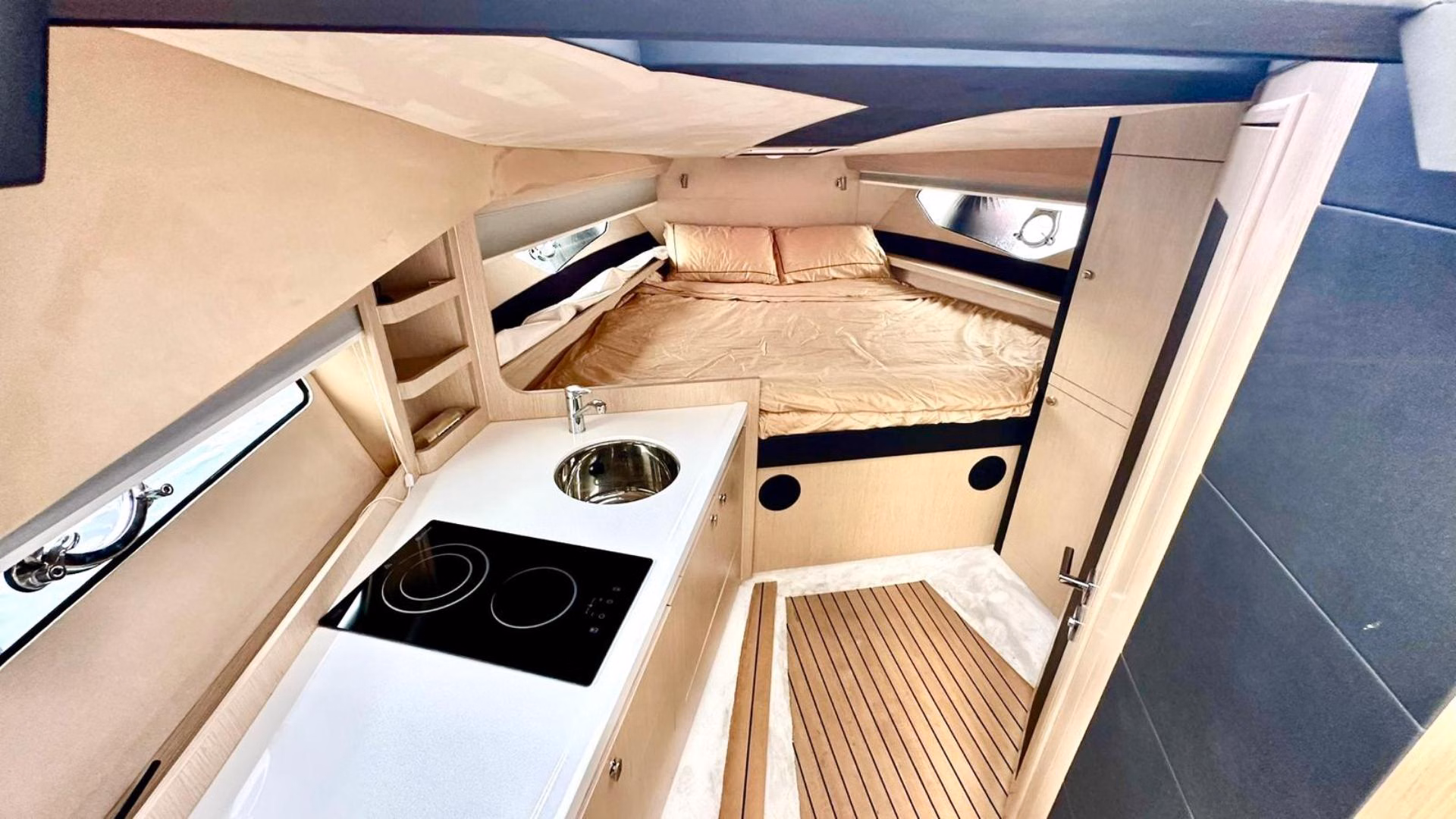 2024 Focus Motor Yachts Forza 37 