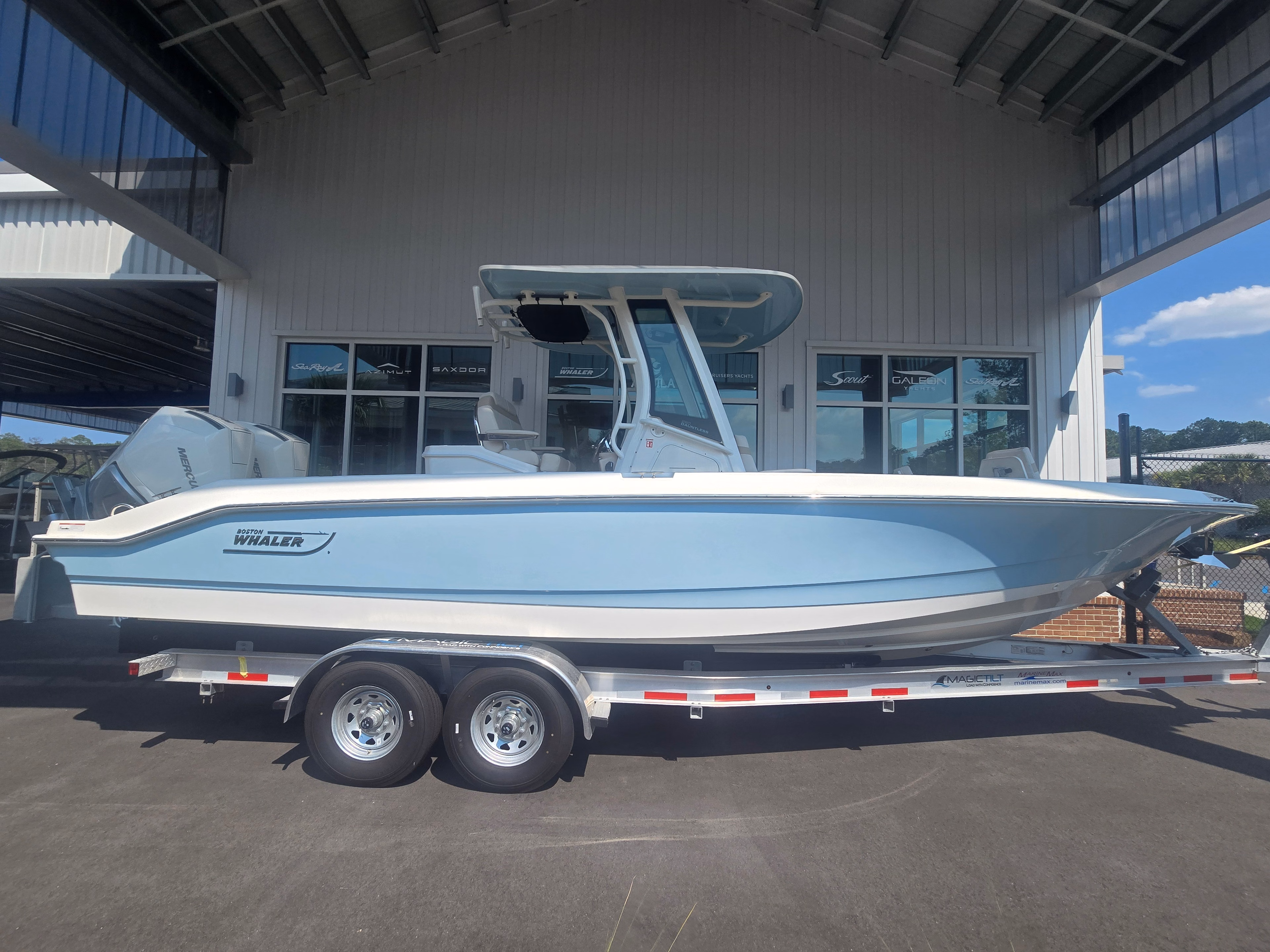 2027 Boston Whaler 280 Dauntless 