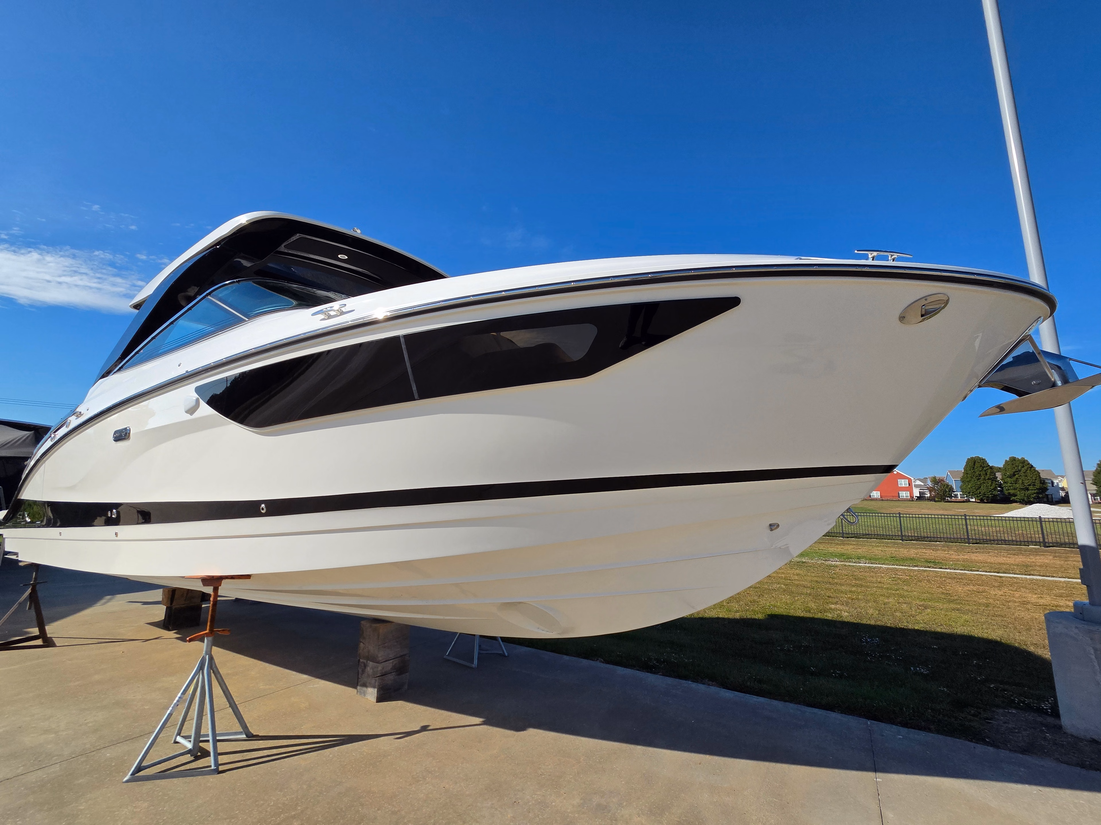2027 Sea Ray SLX 360 Outboard