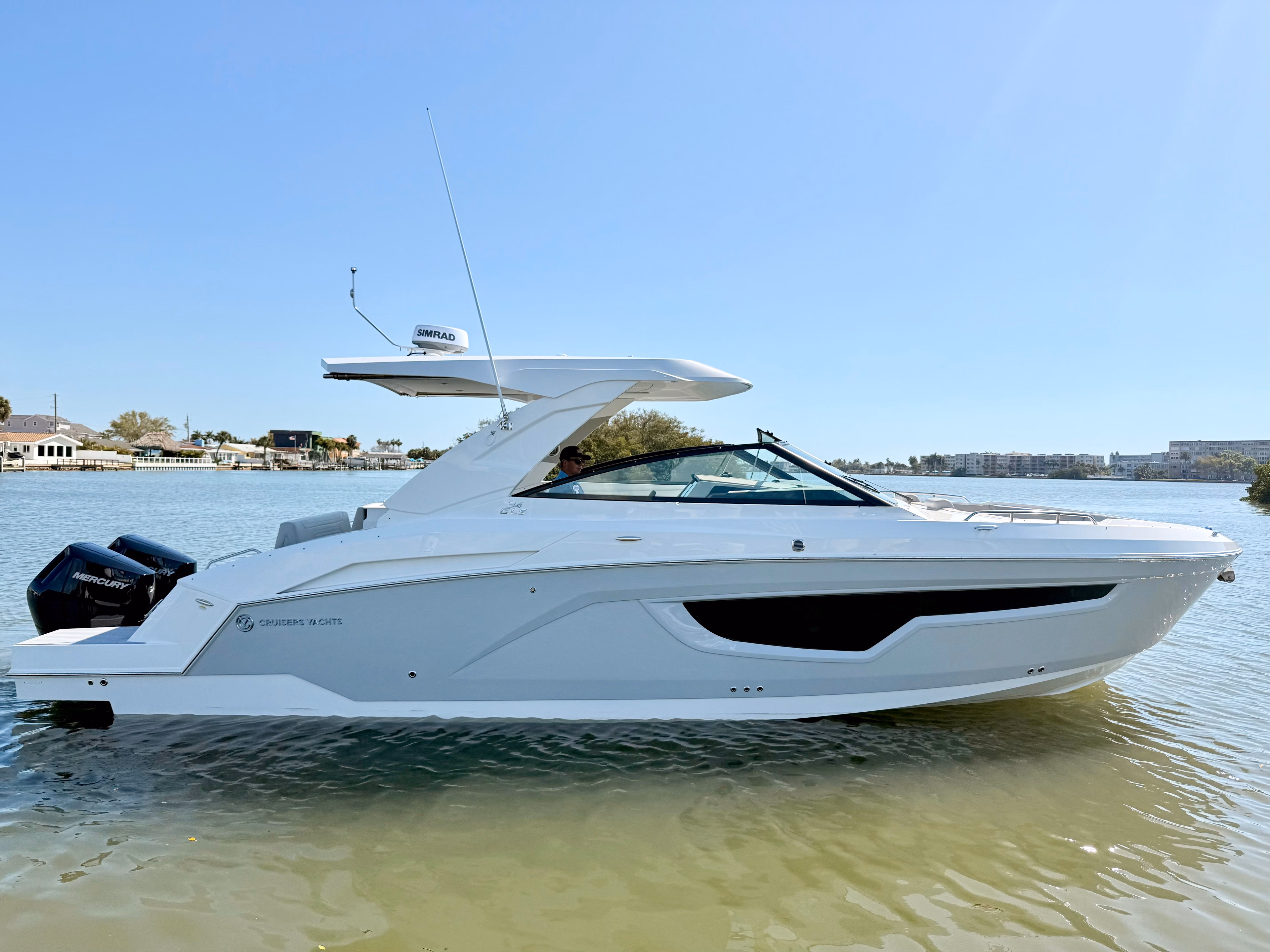 2026 Cruisers Yachts 34 GLS OB 