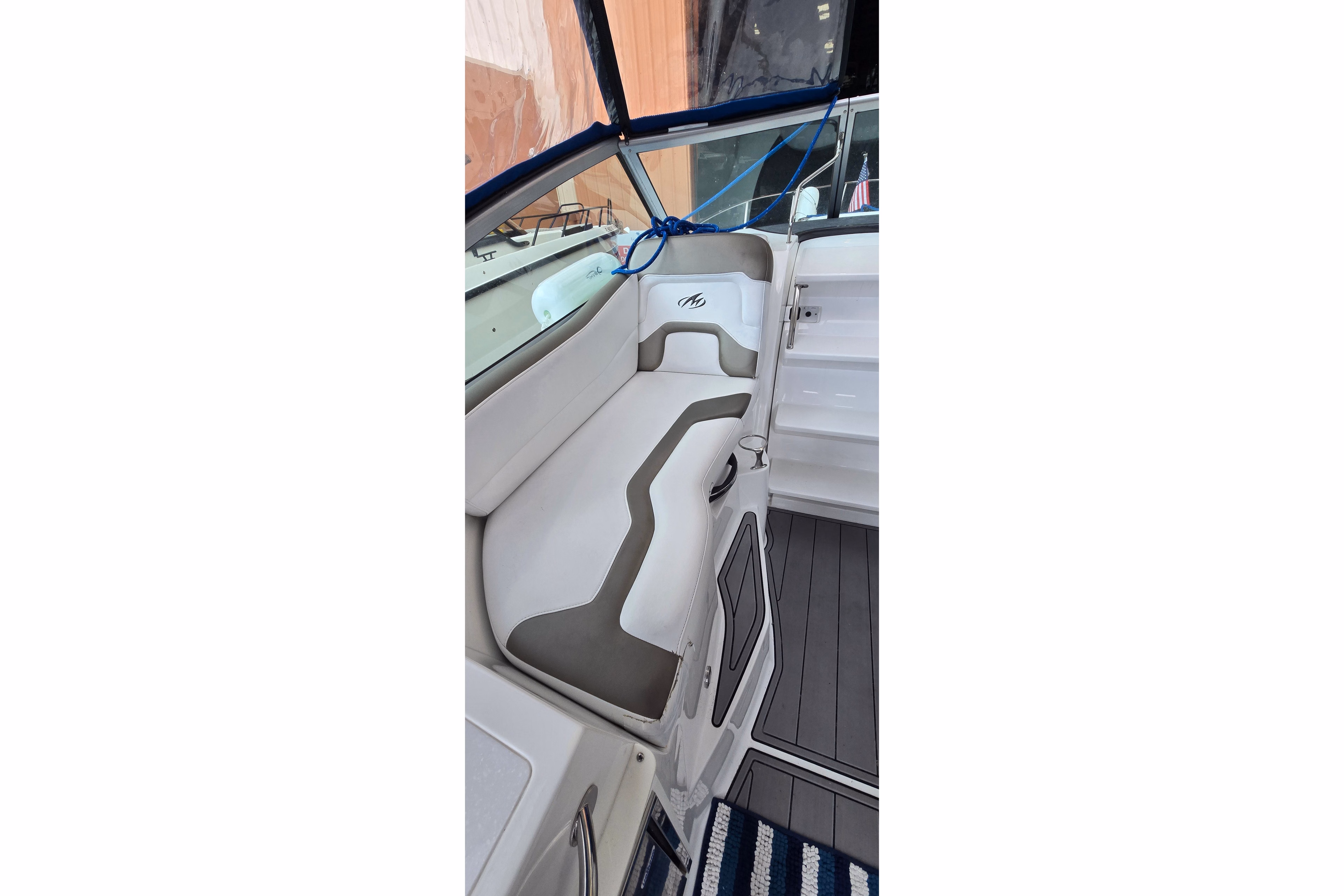 2019 Monterey 295 Sport Yacht