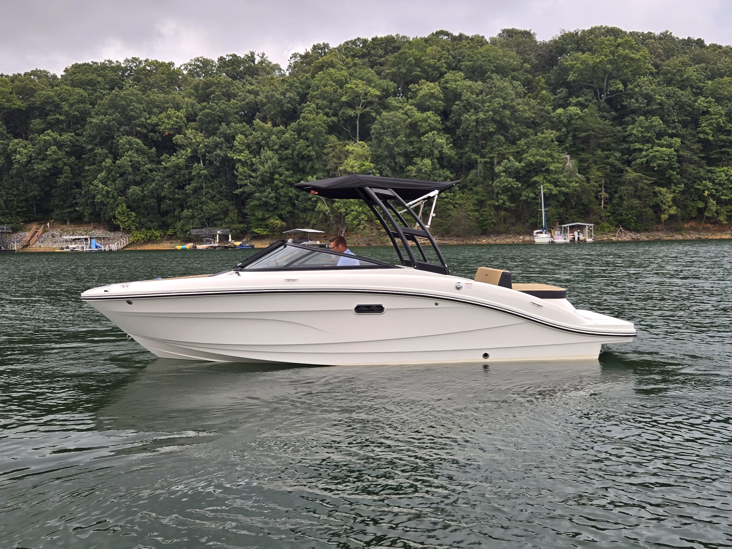 2027 Sea Ray SPX 210