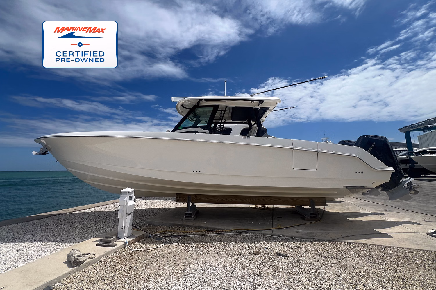 2023 Boston Whaler 380 Outrage 