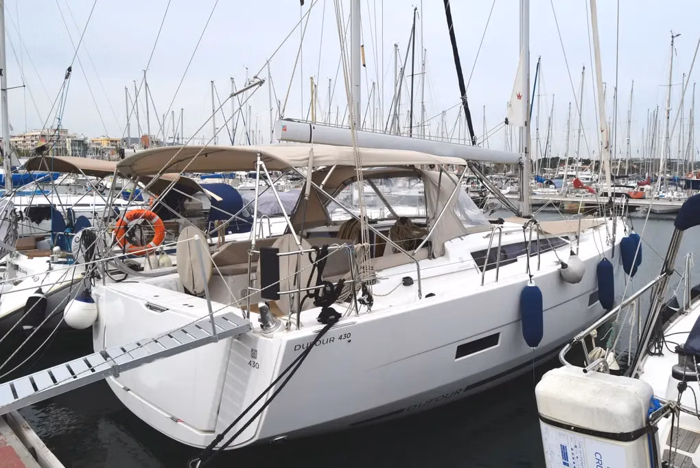 2021 Dufour 430