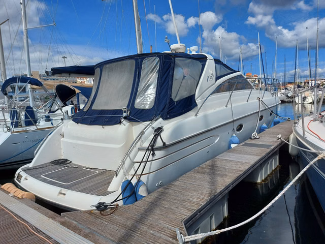 1999 Princess Yachts V40