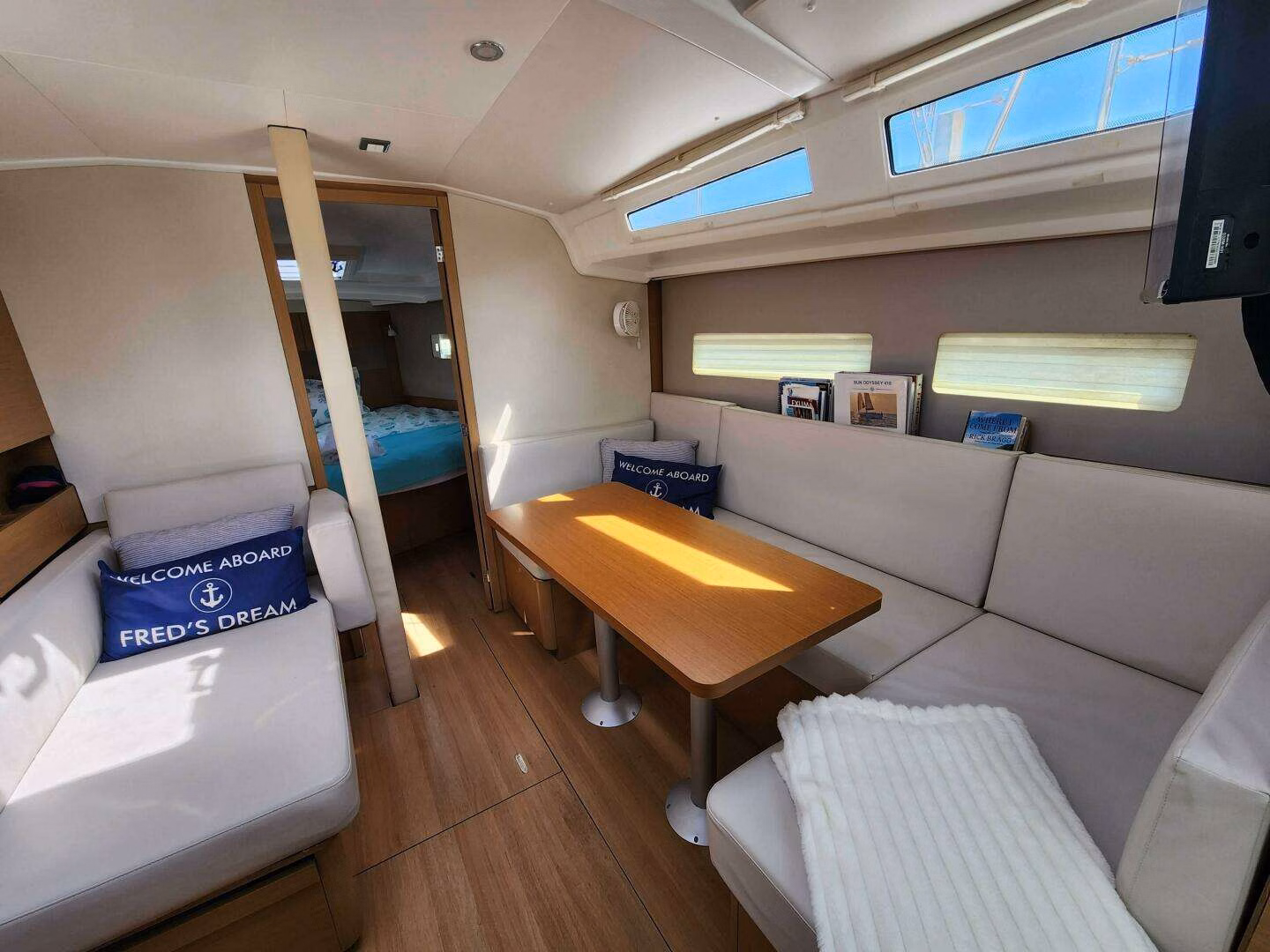 2020 Jeanneau Sun Odyssey 410 