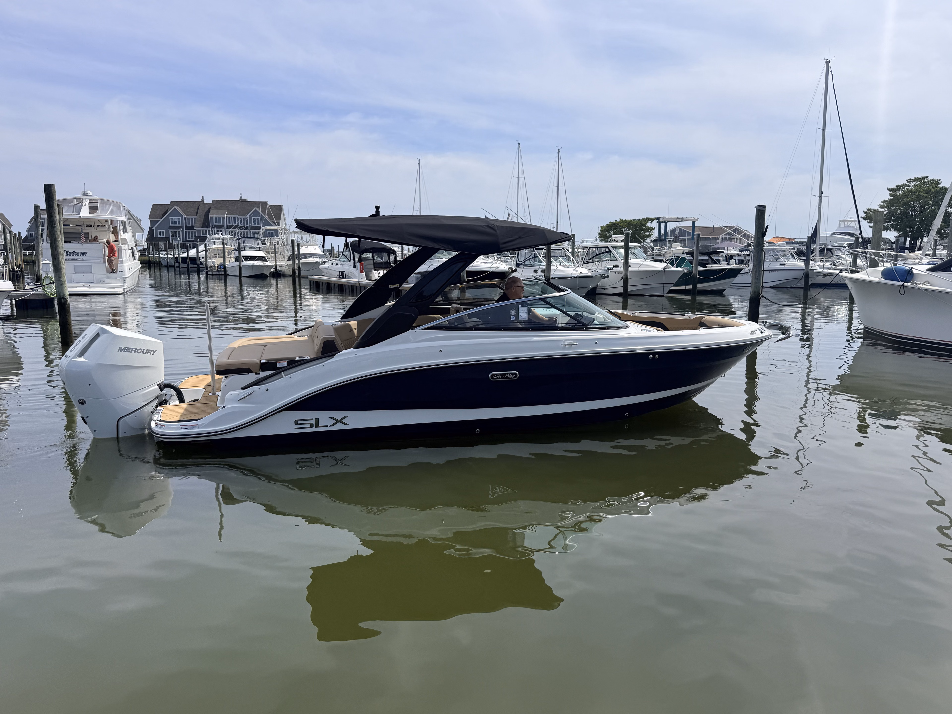 2027 Sea Ray SLX 260 Outboard