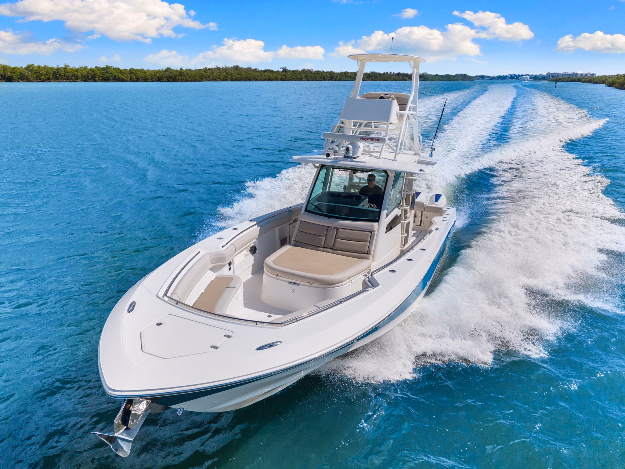 2020 Boston Whaler 380 Outrage 