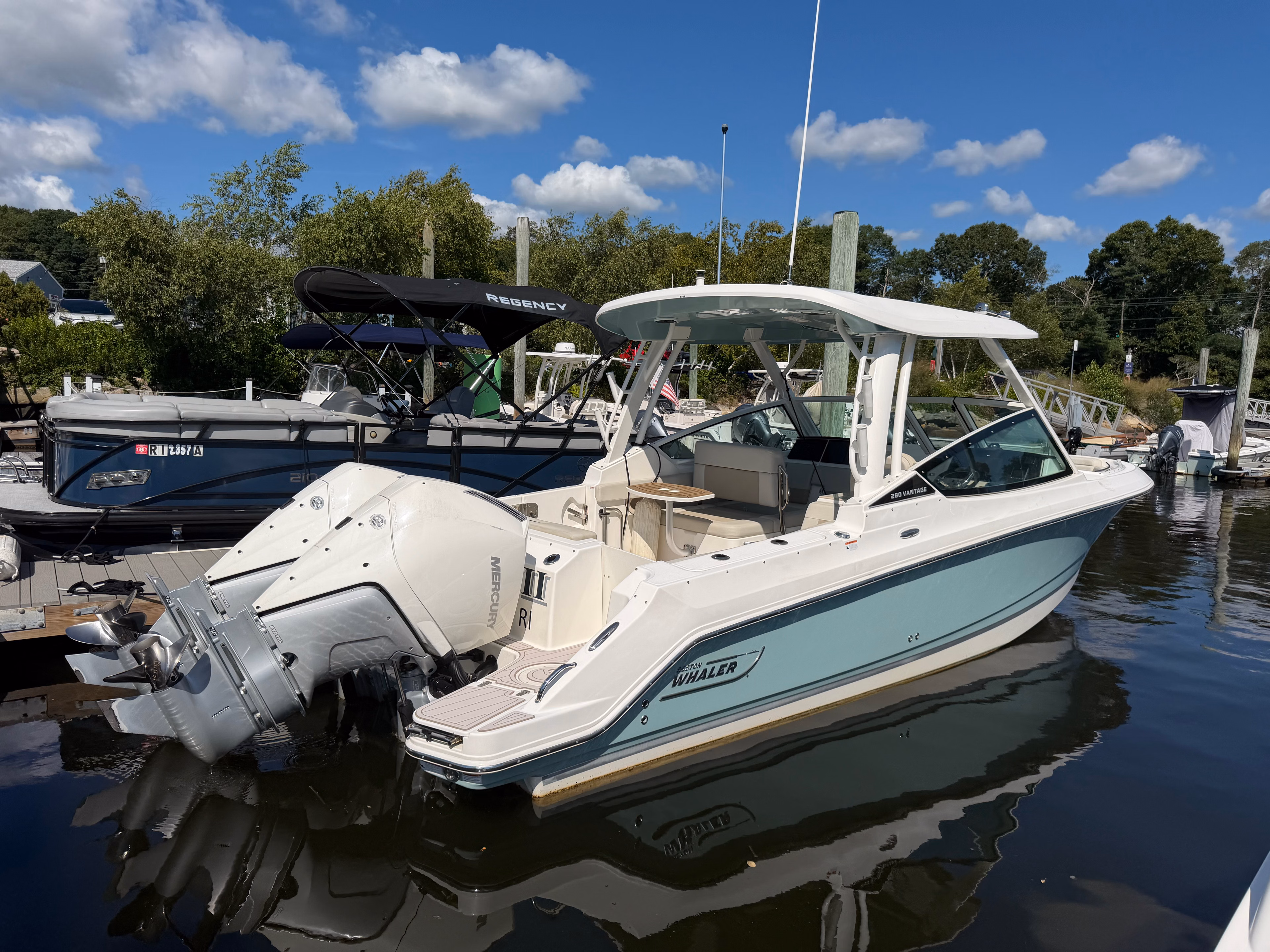 2021 Boston Whaler 280 Vantage
