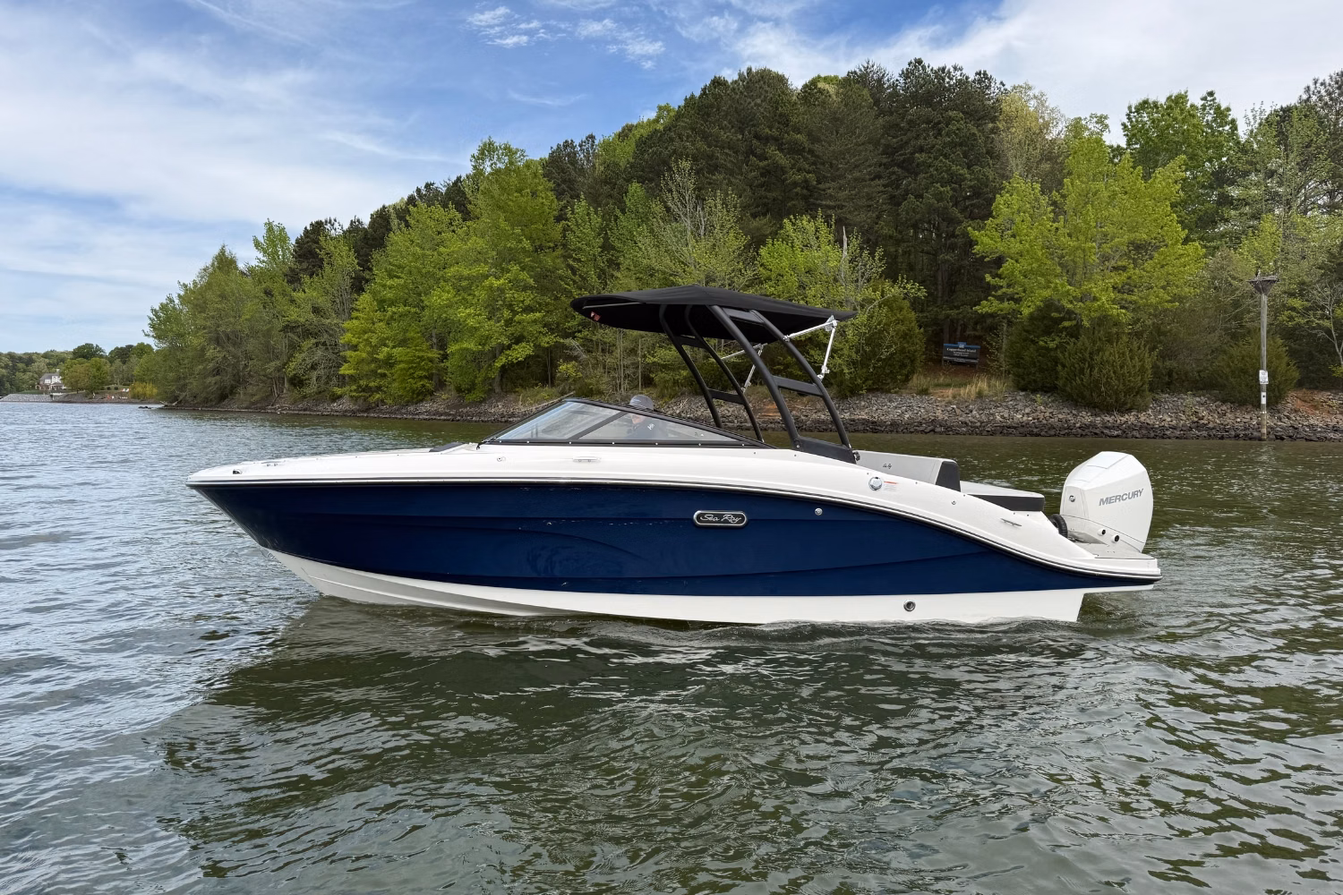 2026 Sea Ray SPX 210 Outboard 