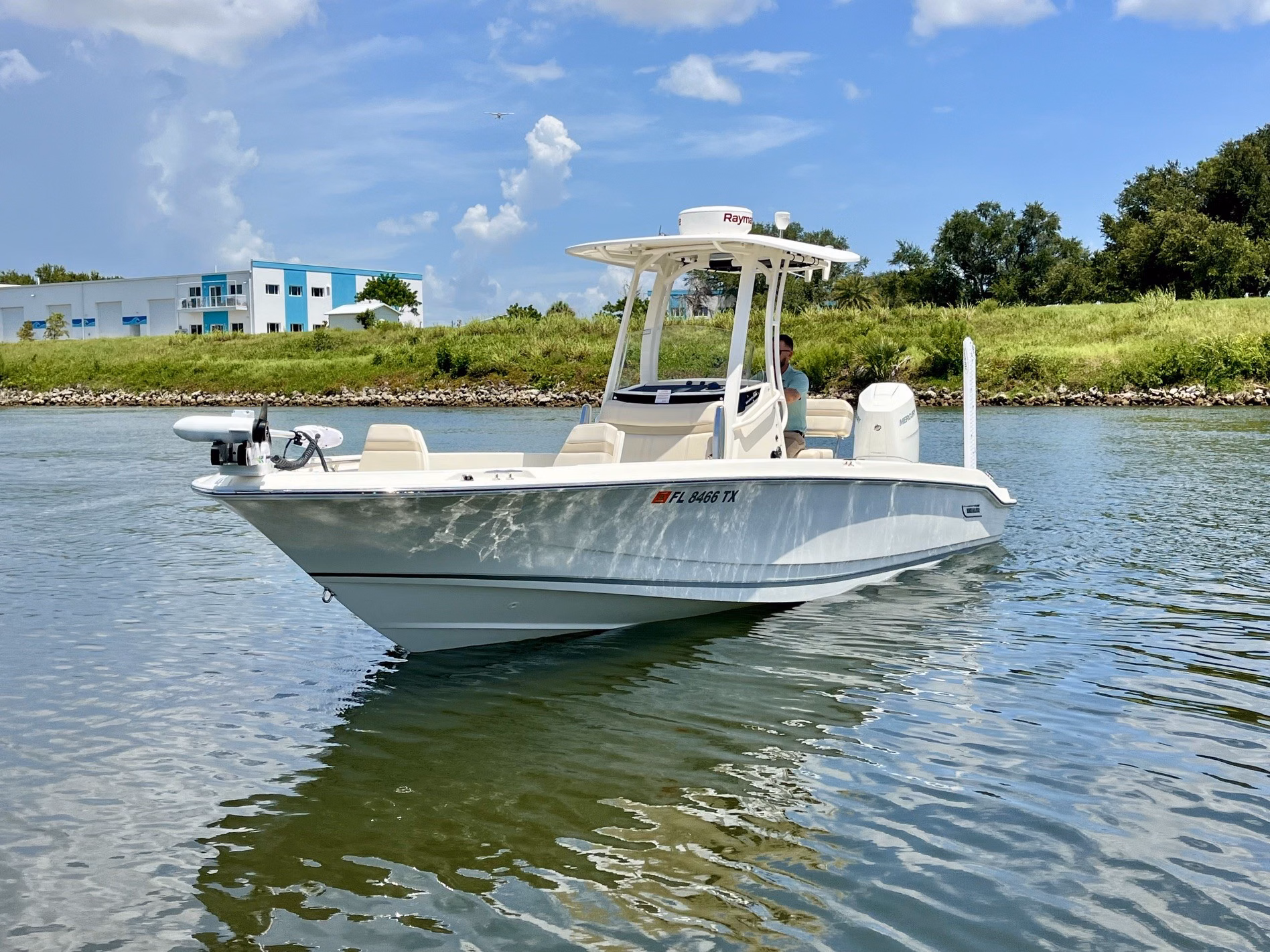 2025 Boston Whaler 250 Dauntless