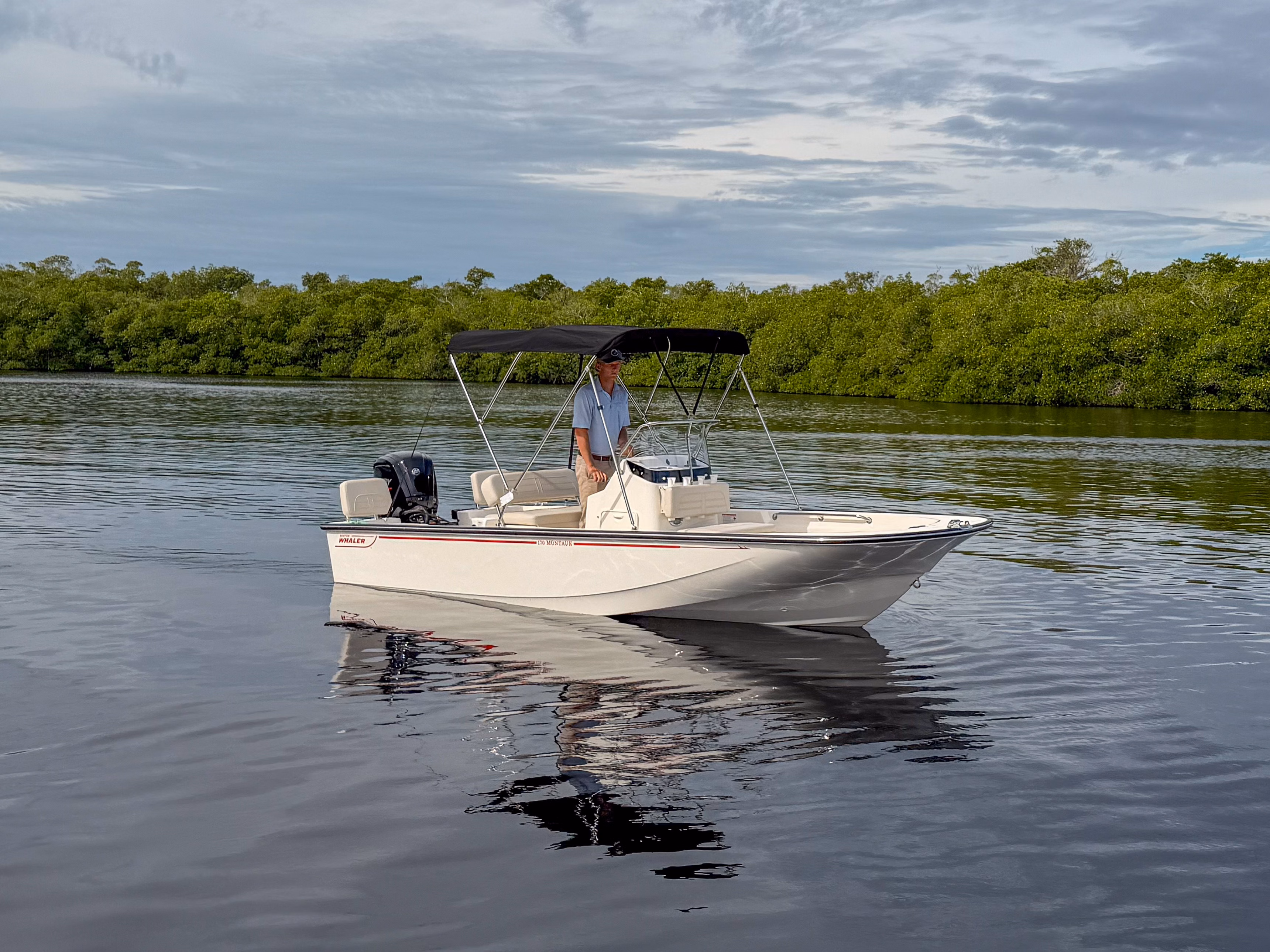 2027 Boston Whaler 170 Montauk 