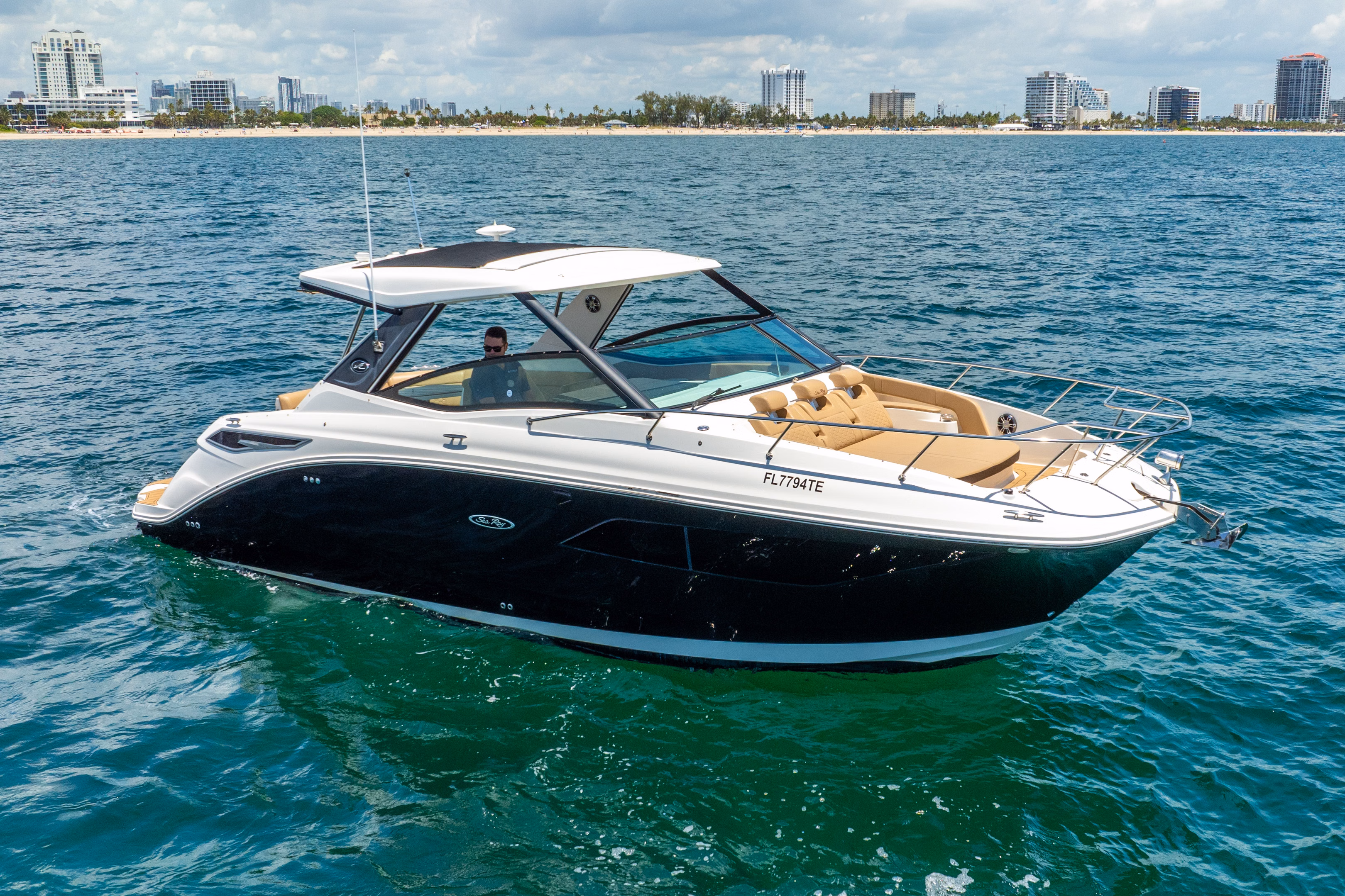2020 Sea Ray Sundancer 320