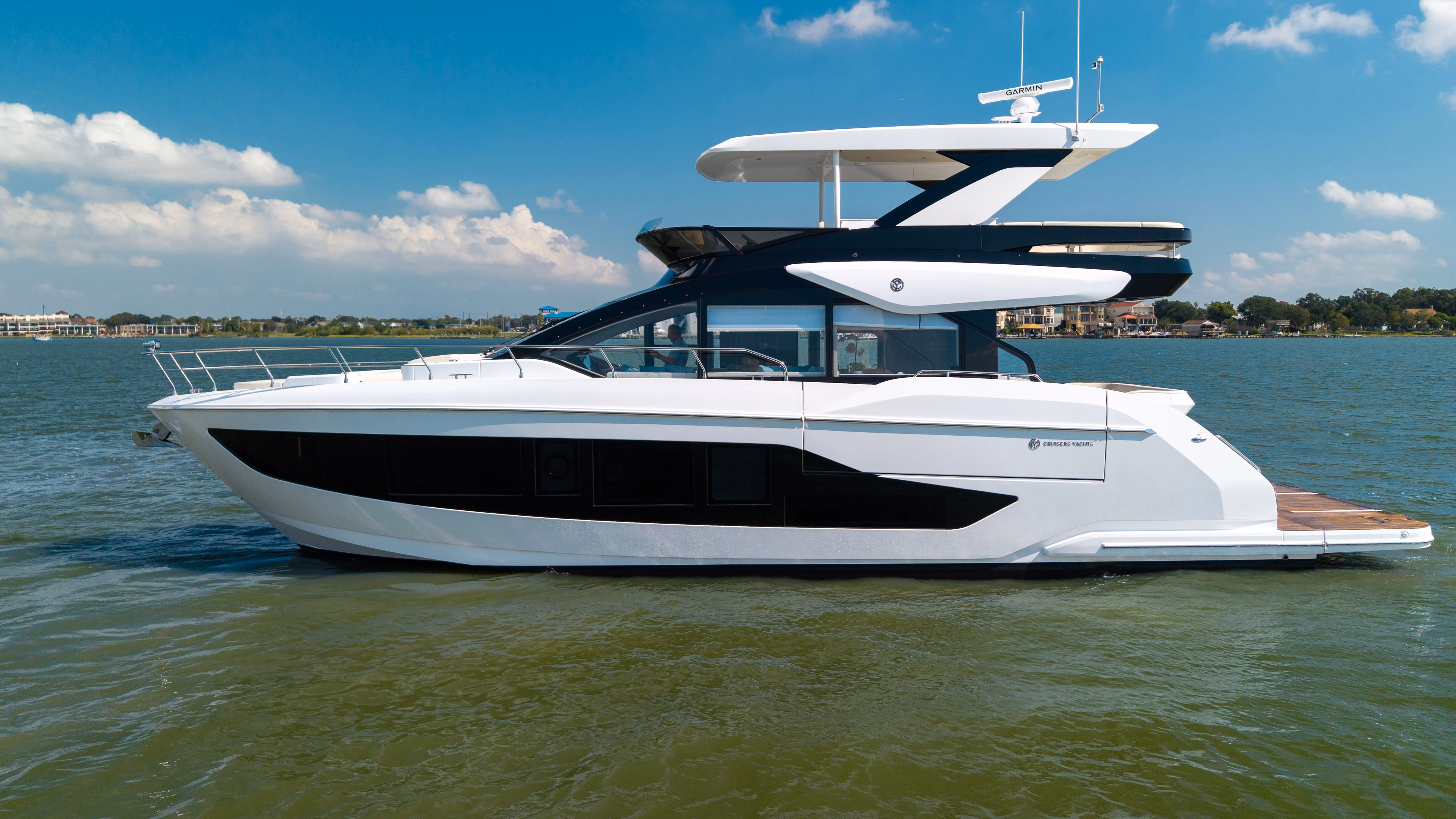 2027 Cruisers Yachts 57 FLY