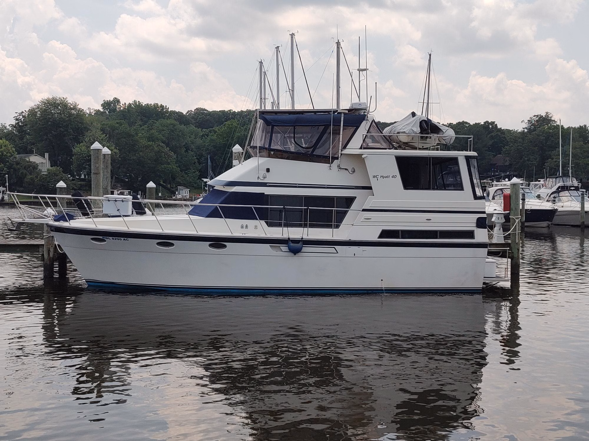 1989 Hyatt Double Cabin Motoryacht 
