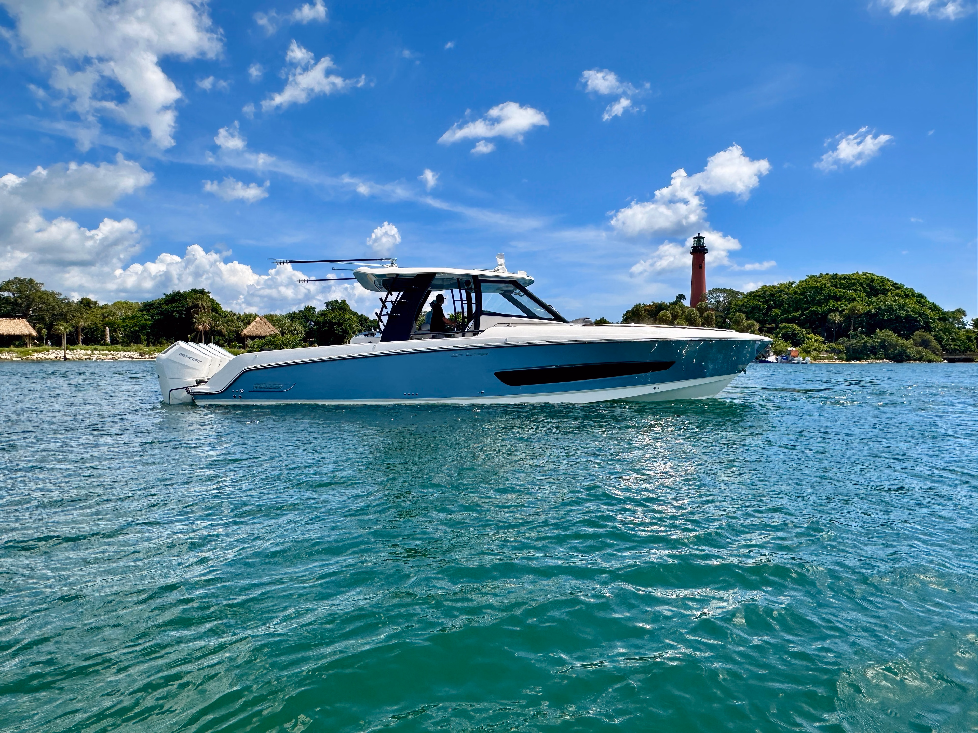 2026 Boston Whaler 420 Outrage 