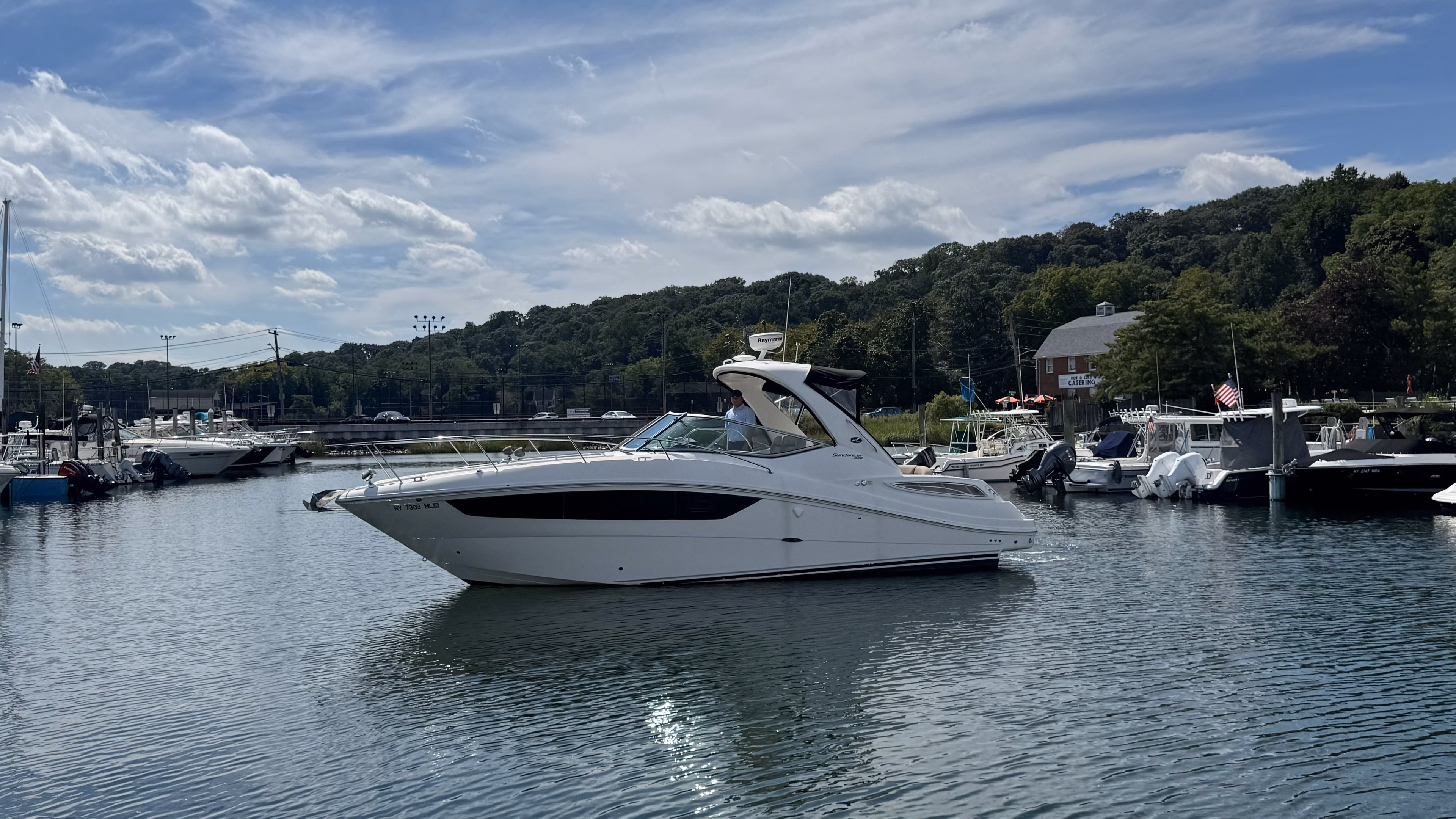 2016 Sea Ray 330 Sundancer 