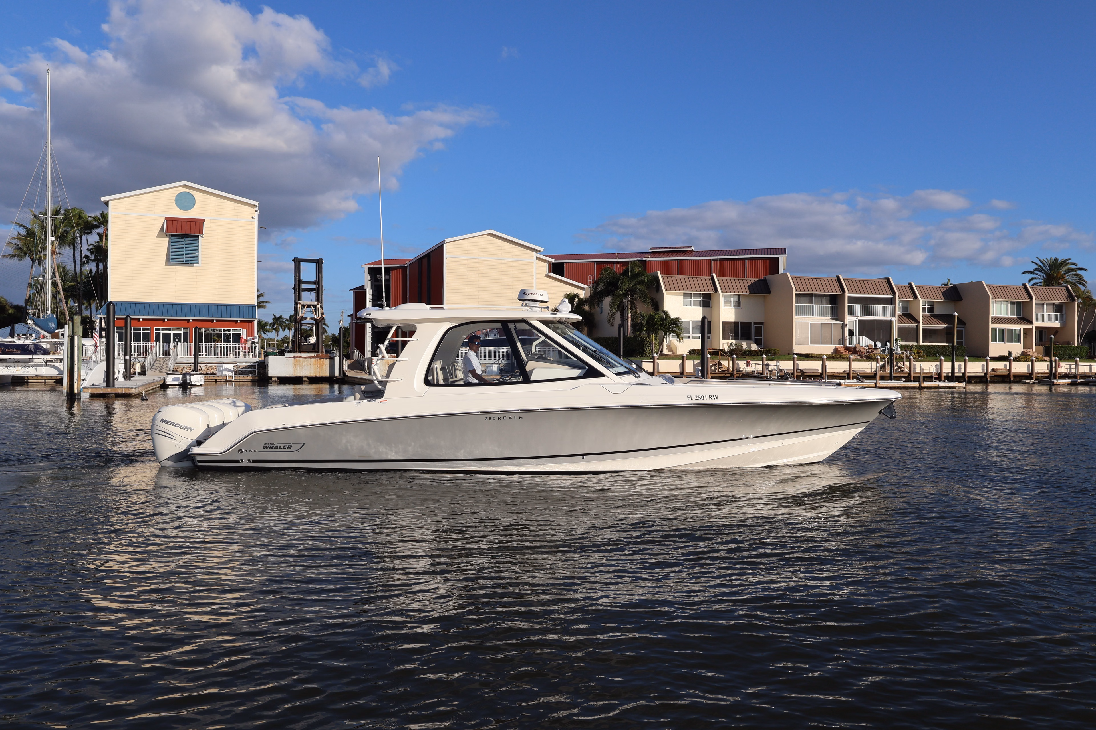 2019 Boston Whaler 380 Realm 