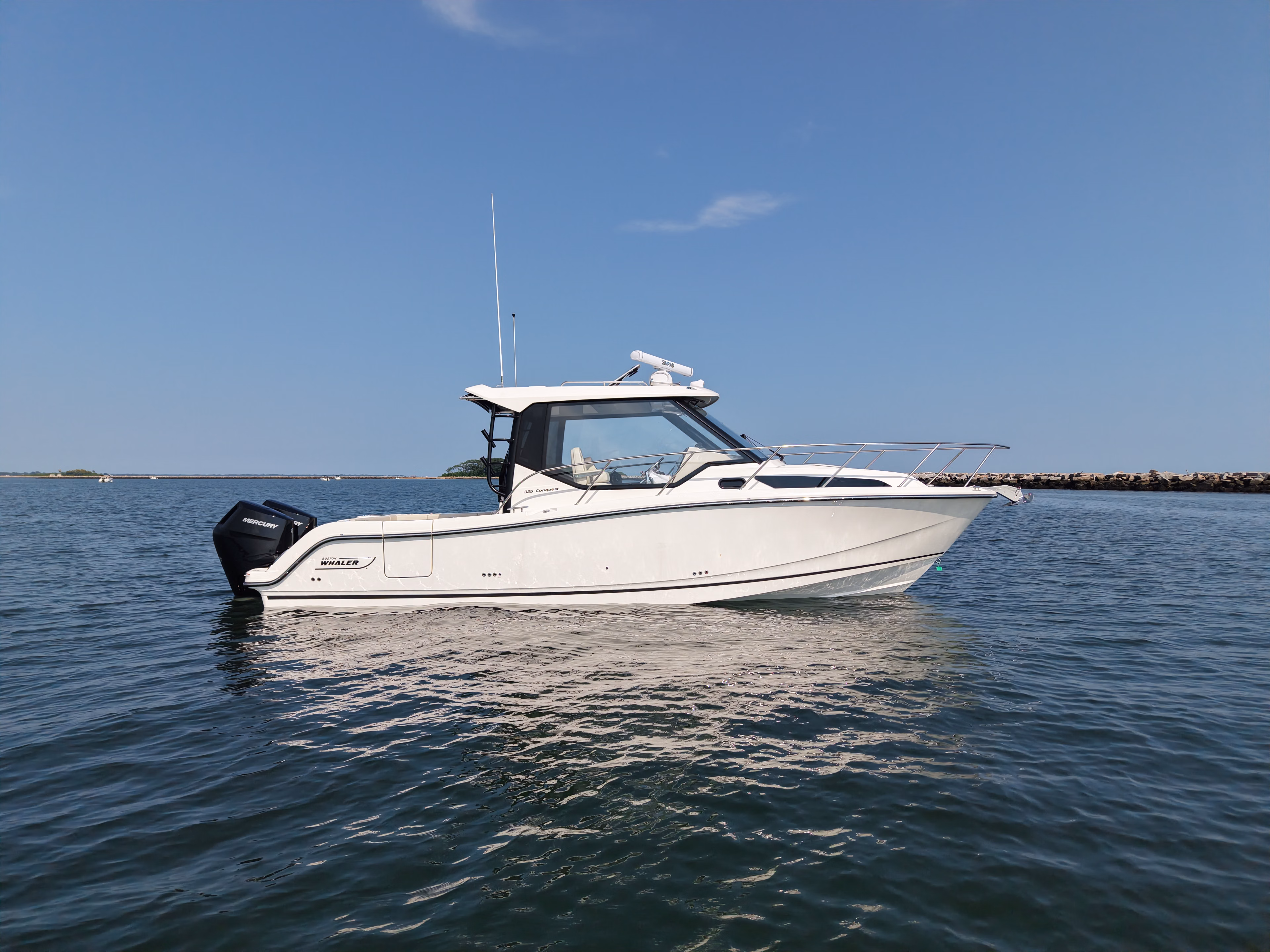 2026 Boston Whaler 325 Conquest 