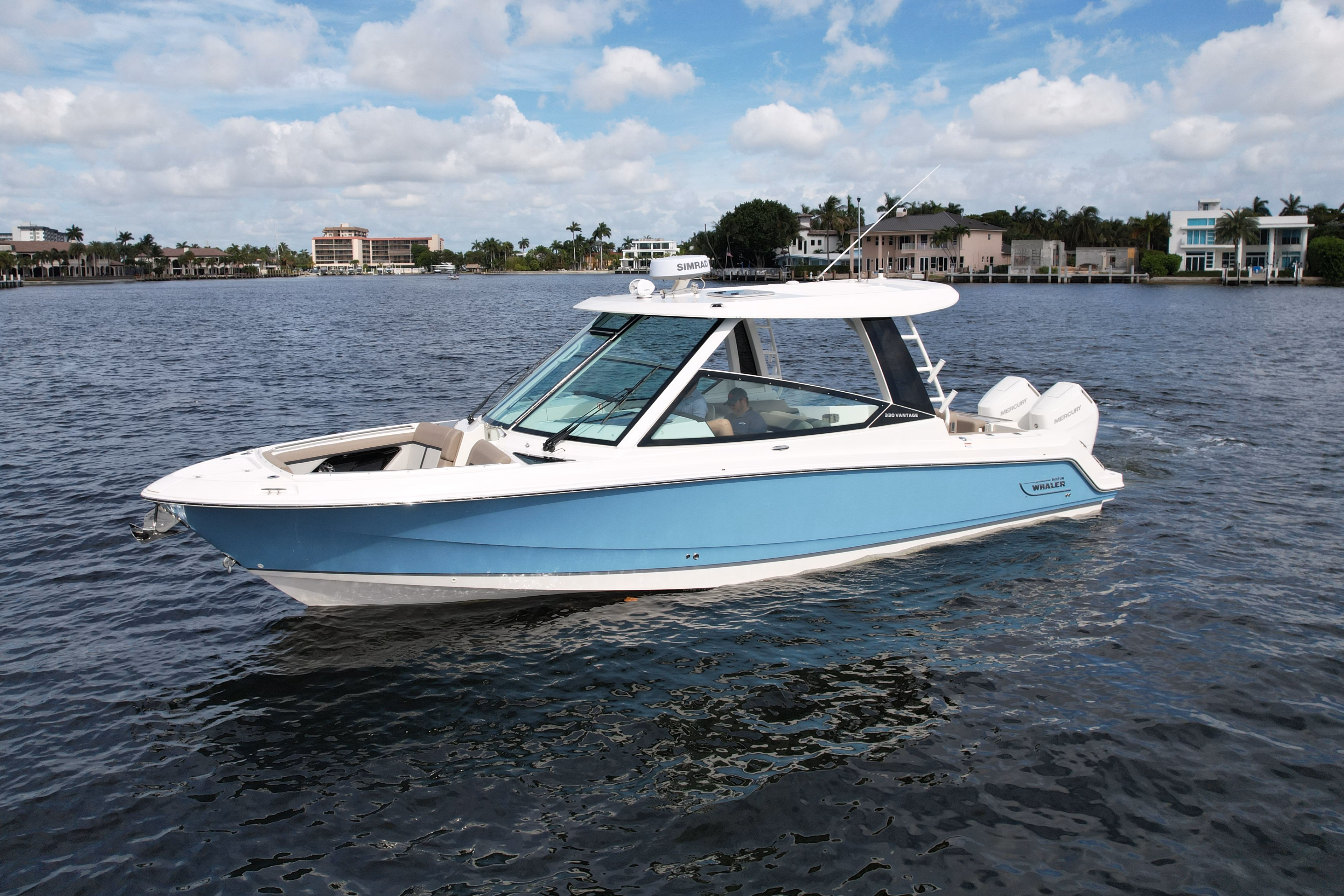 2027 Boston Whaler 330 Vantage