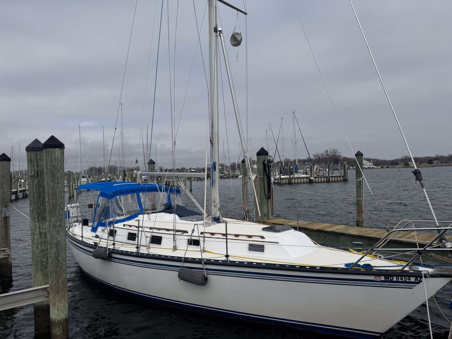 1984 Endeavour 33