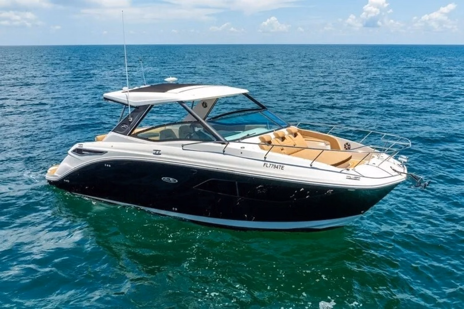 2020 Sea Ray Sundancer 320 