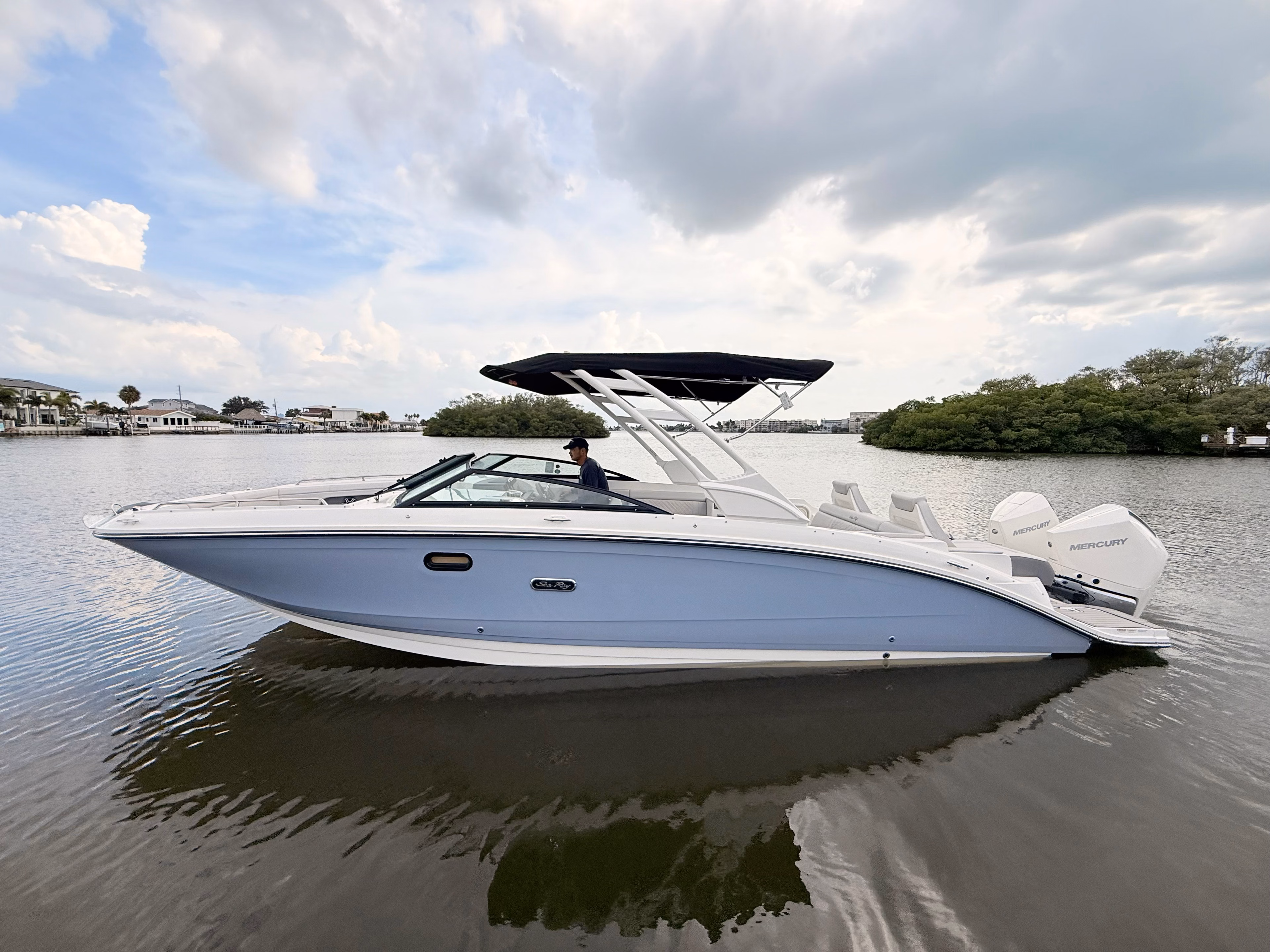 2027 Sea Ray SDX 290 Outboard 