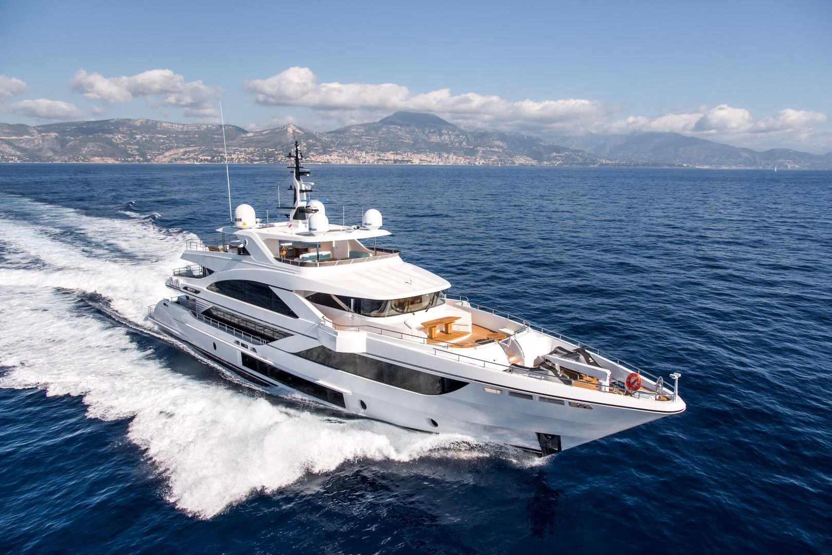 2020 Majesty Yachts 140 