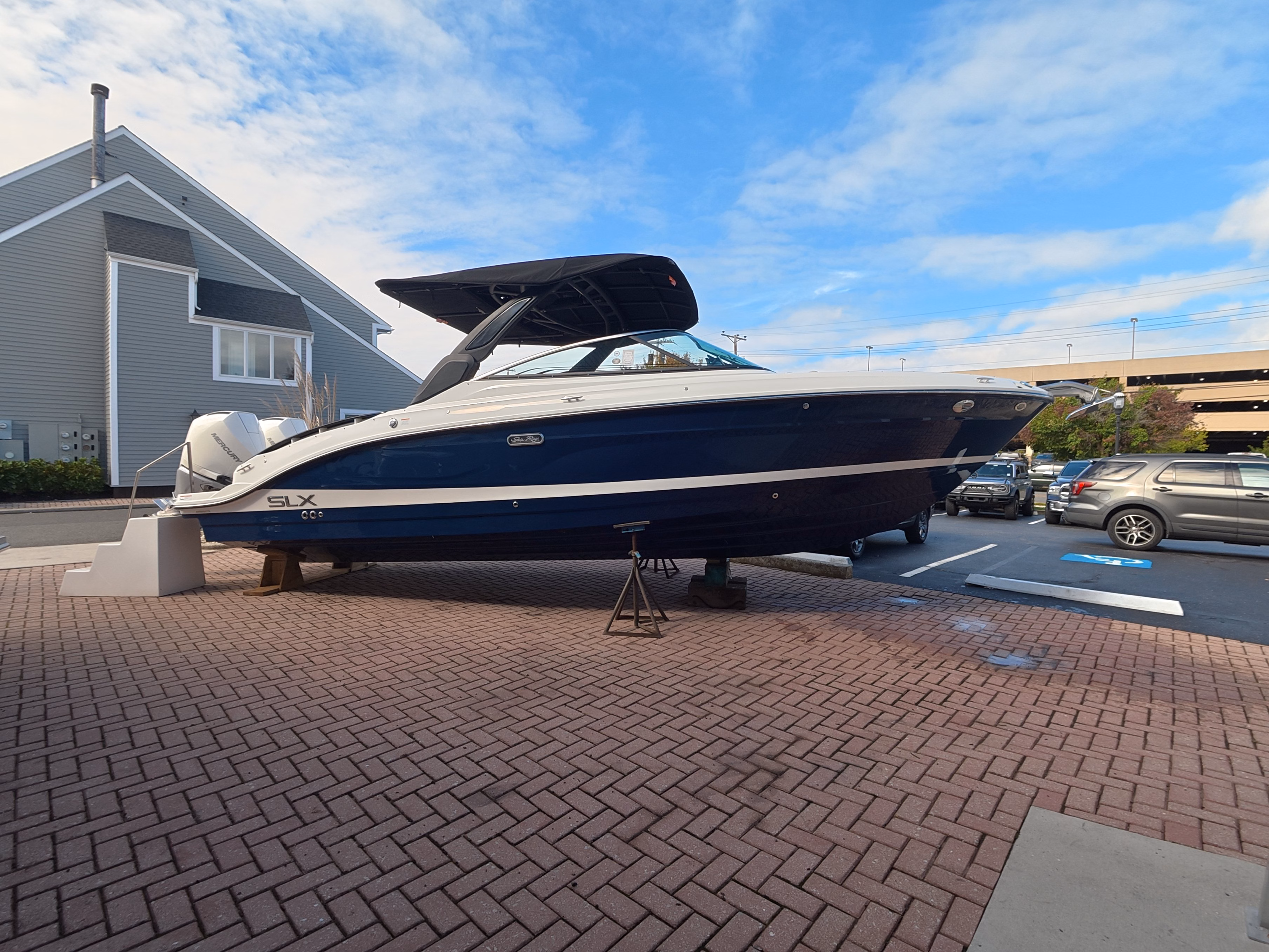 2027 Sea Ray SLX 280 Outboard