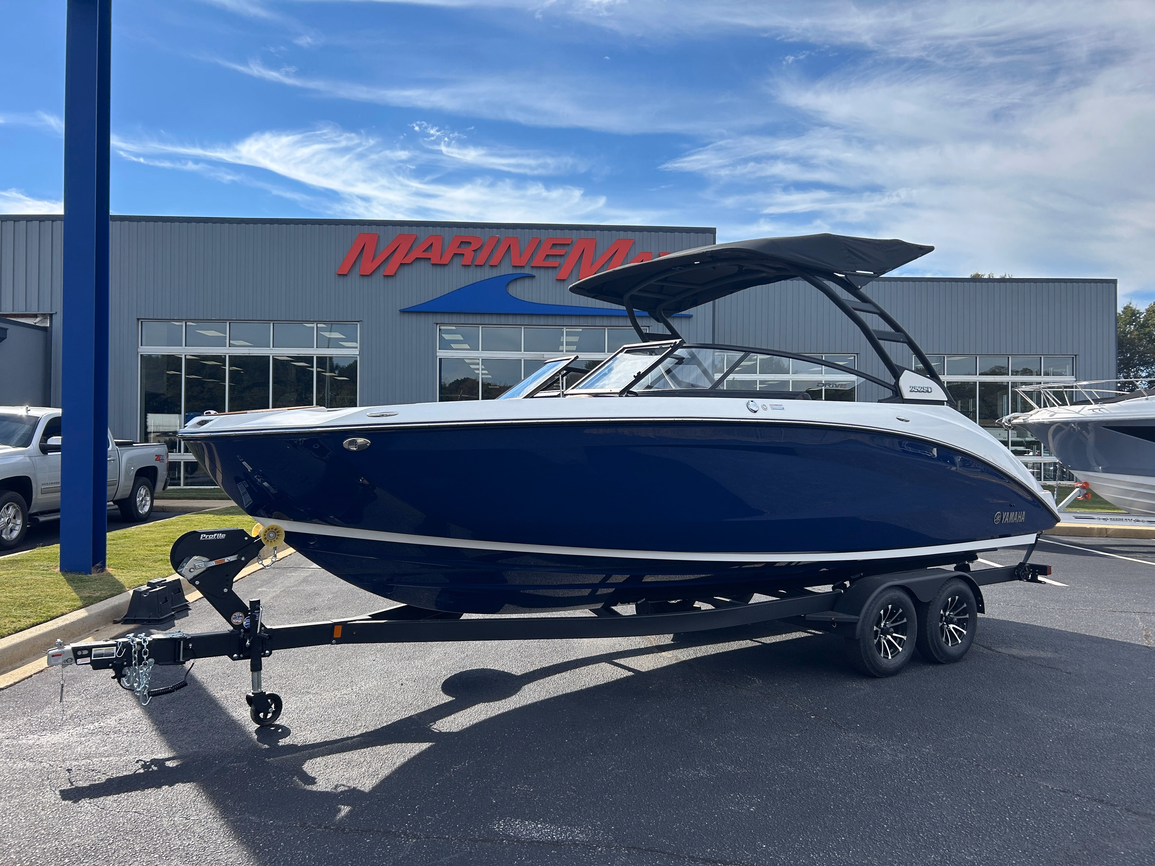 2027 Yamaha 252SD 