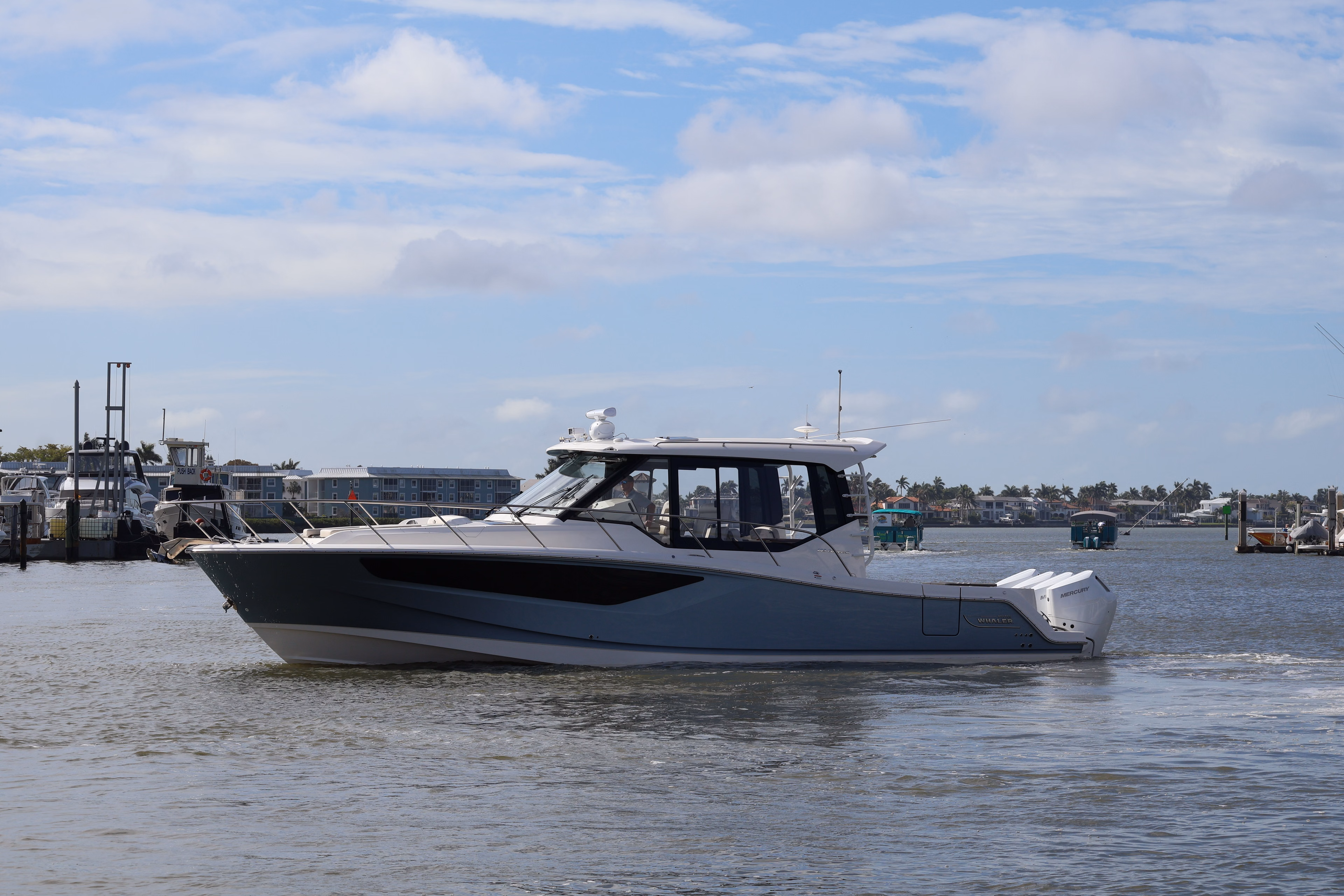 2026 Boston Whaler 405 Conquest 